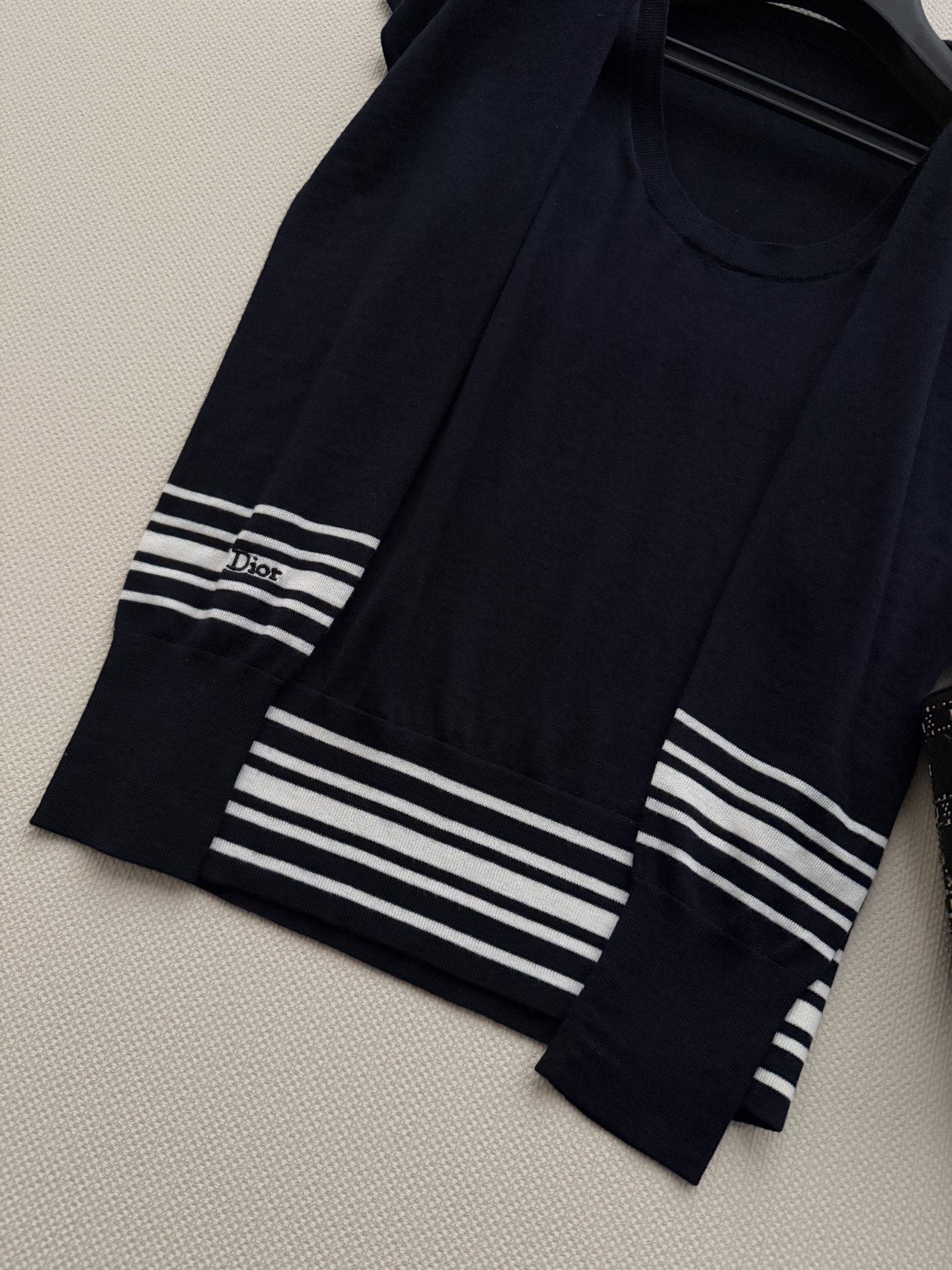 𝐃𝐢𝐨*🆕26new嫩黄色假两件针织背心蓝黄条纹点缀，清新又活泼✨领口披肩设计上身将少女感拉满，细节超有