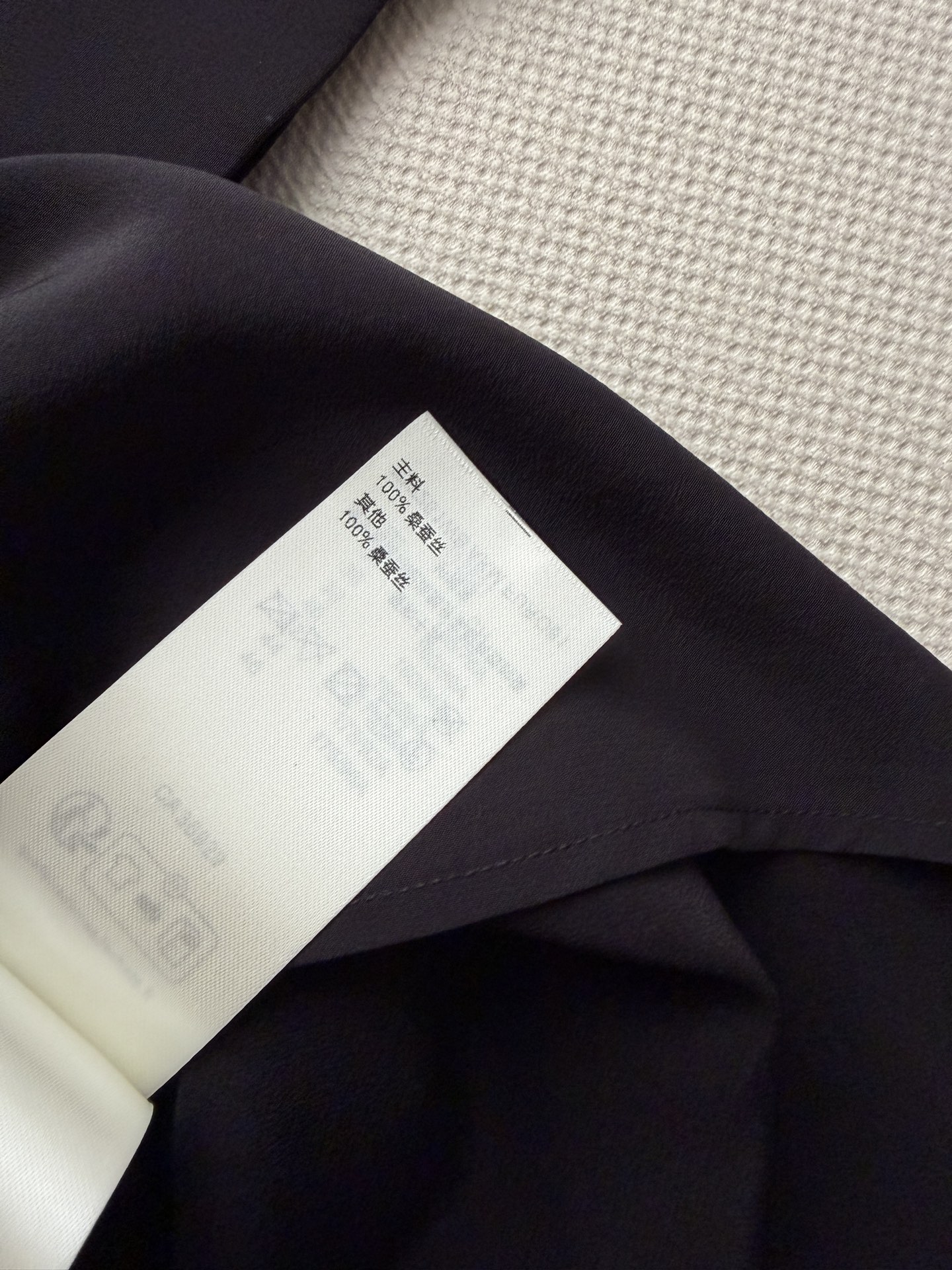 LouisVuitto*🆕2026春夏黑色拼老花飘带连衣裙，经典Monogram老花+黑色主色，低调又奢