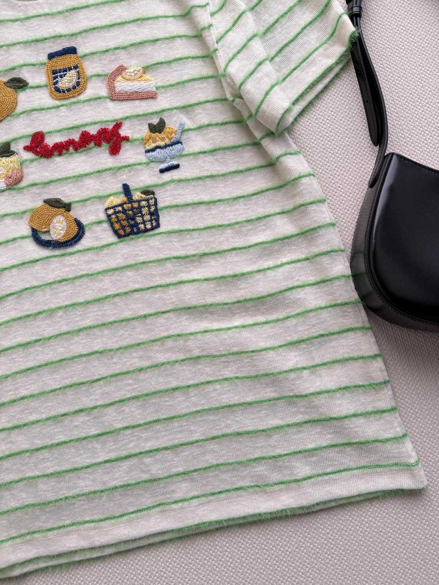 小众新款🆕条纹短袖T恤，ＳＭＬ.