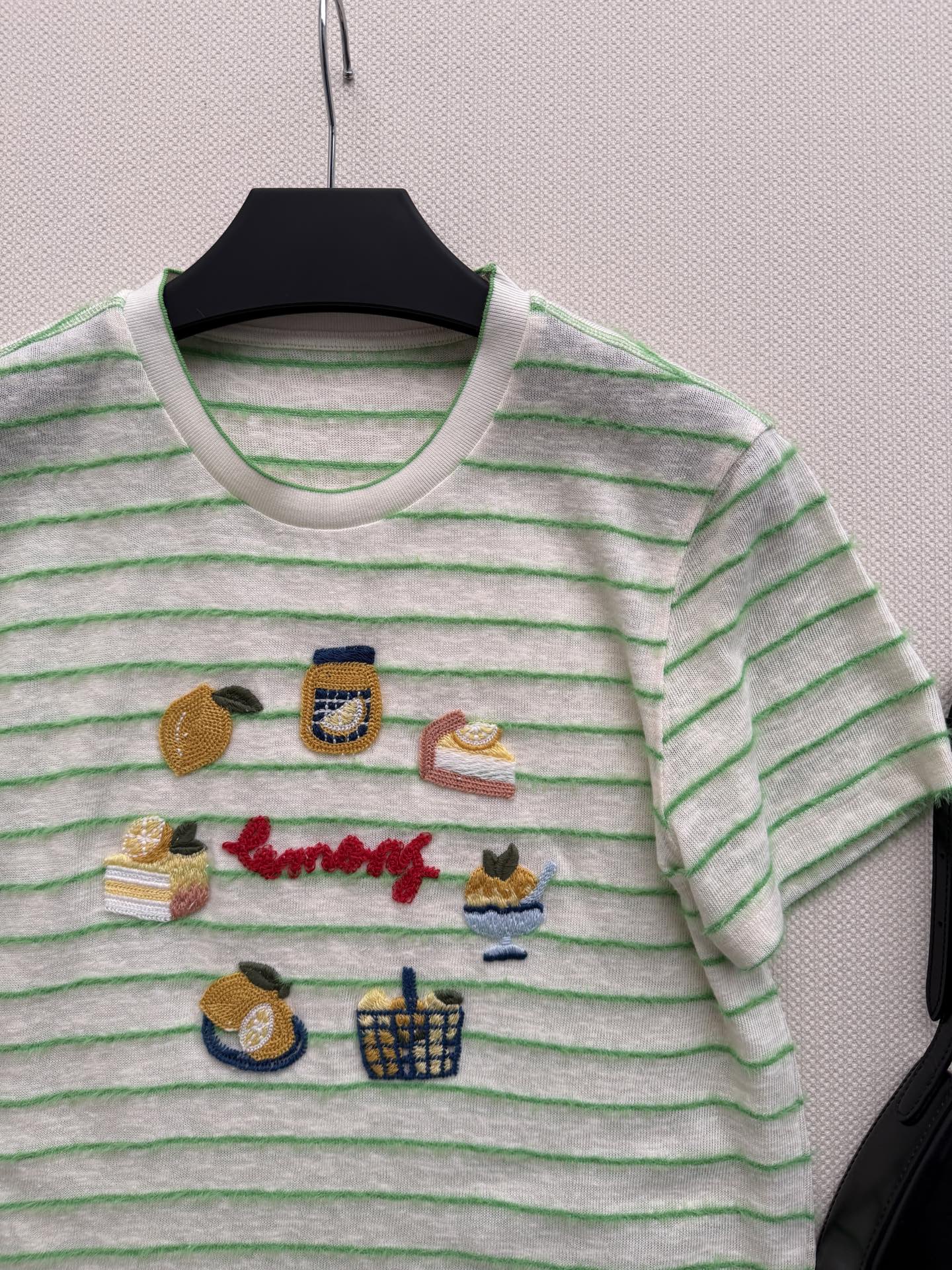 小众新款🆕条纹短袖T恤，ＳＭＬ.