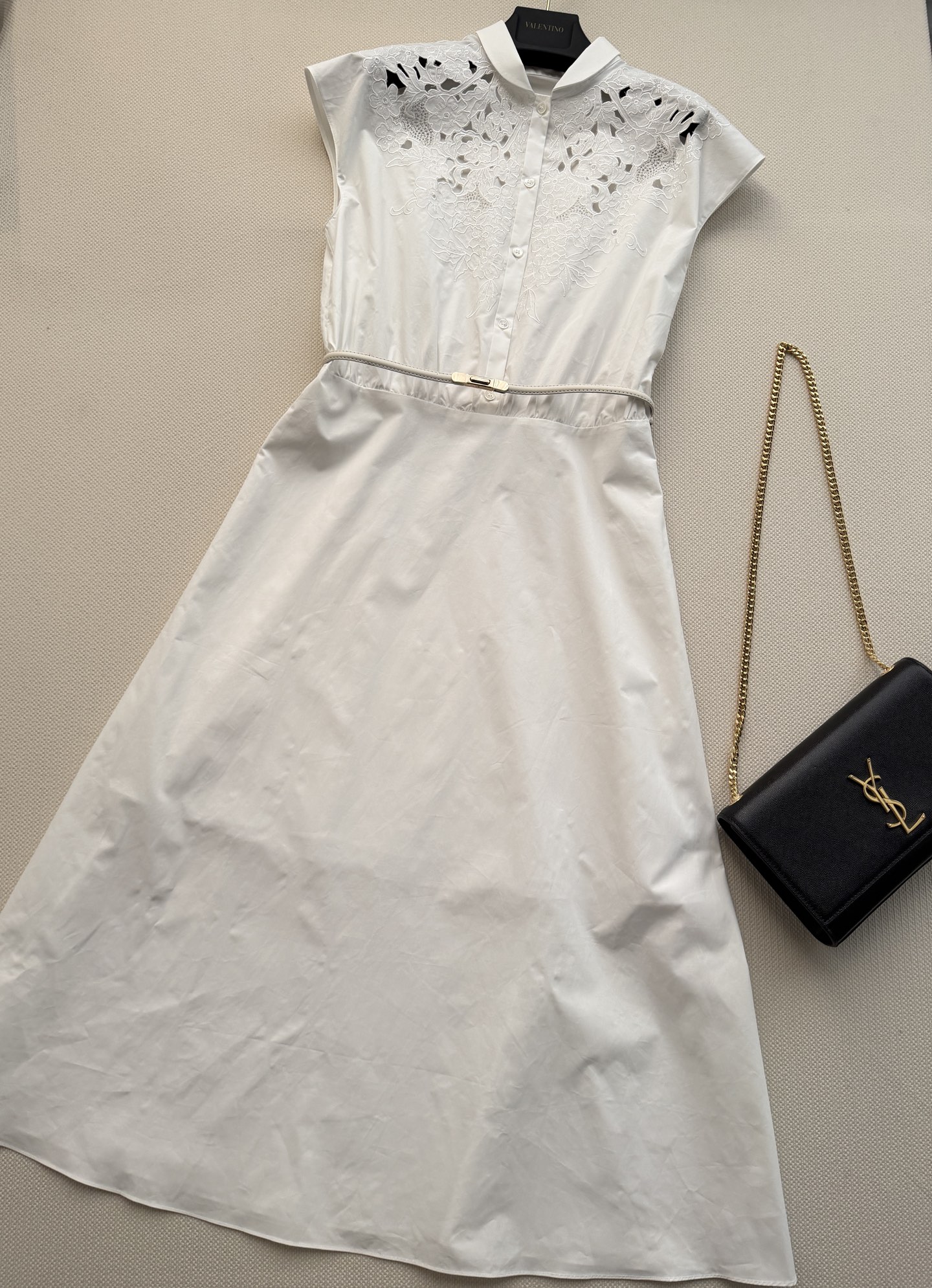 Valentin*🆕新款连衣裙👗，白月光！100%棉材质，柔软透气，夏天穿超舒服！小立领+胸前镂空刺绣，