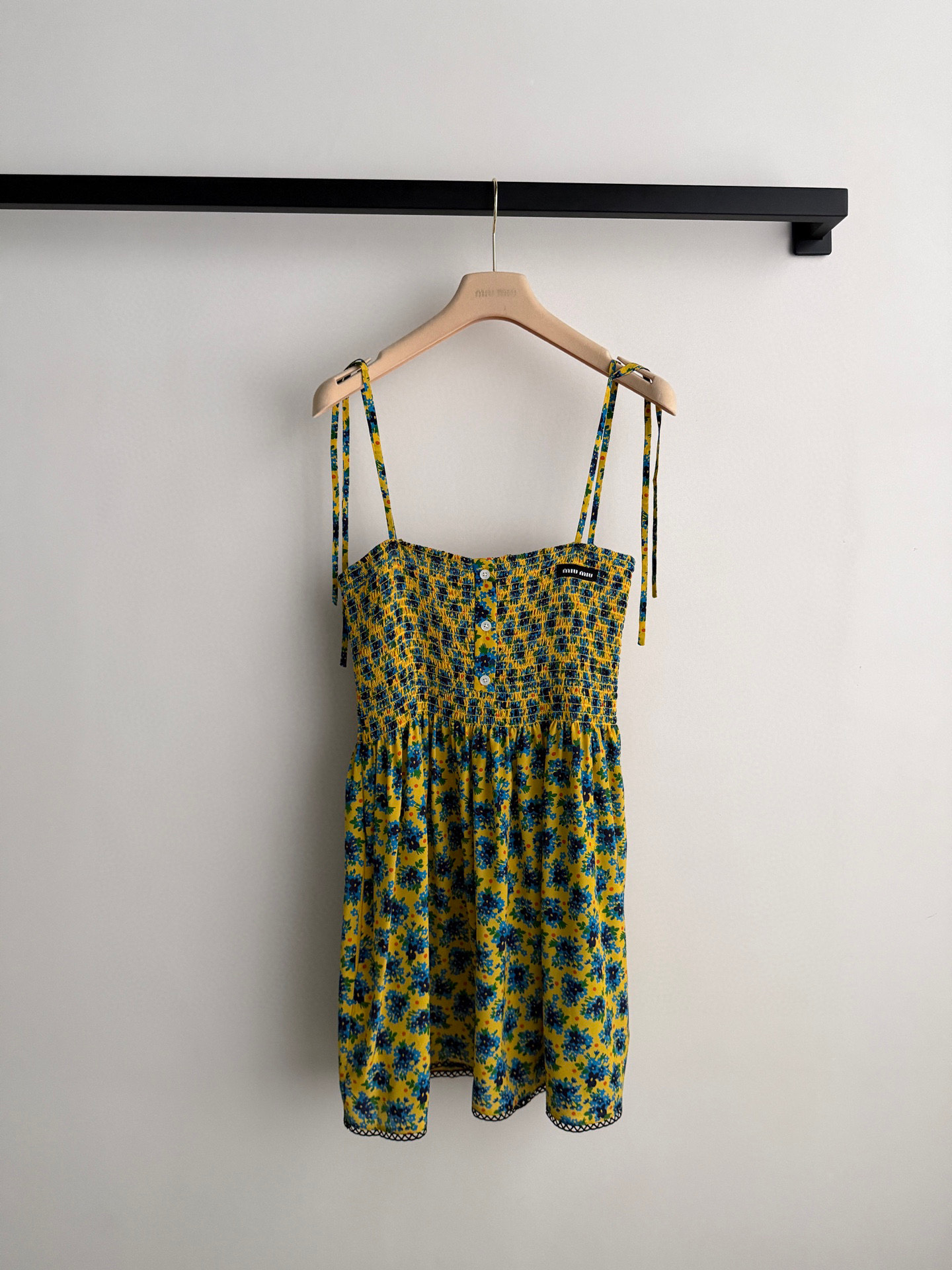 Miumi* 🆕26Ss春夏新款 向日葵黄碎花吊带真丝连衣裙丨⚠独家yb开发！顶级高版出品！元气向日葵黄