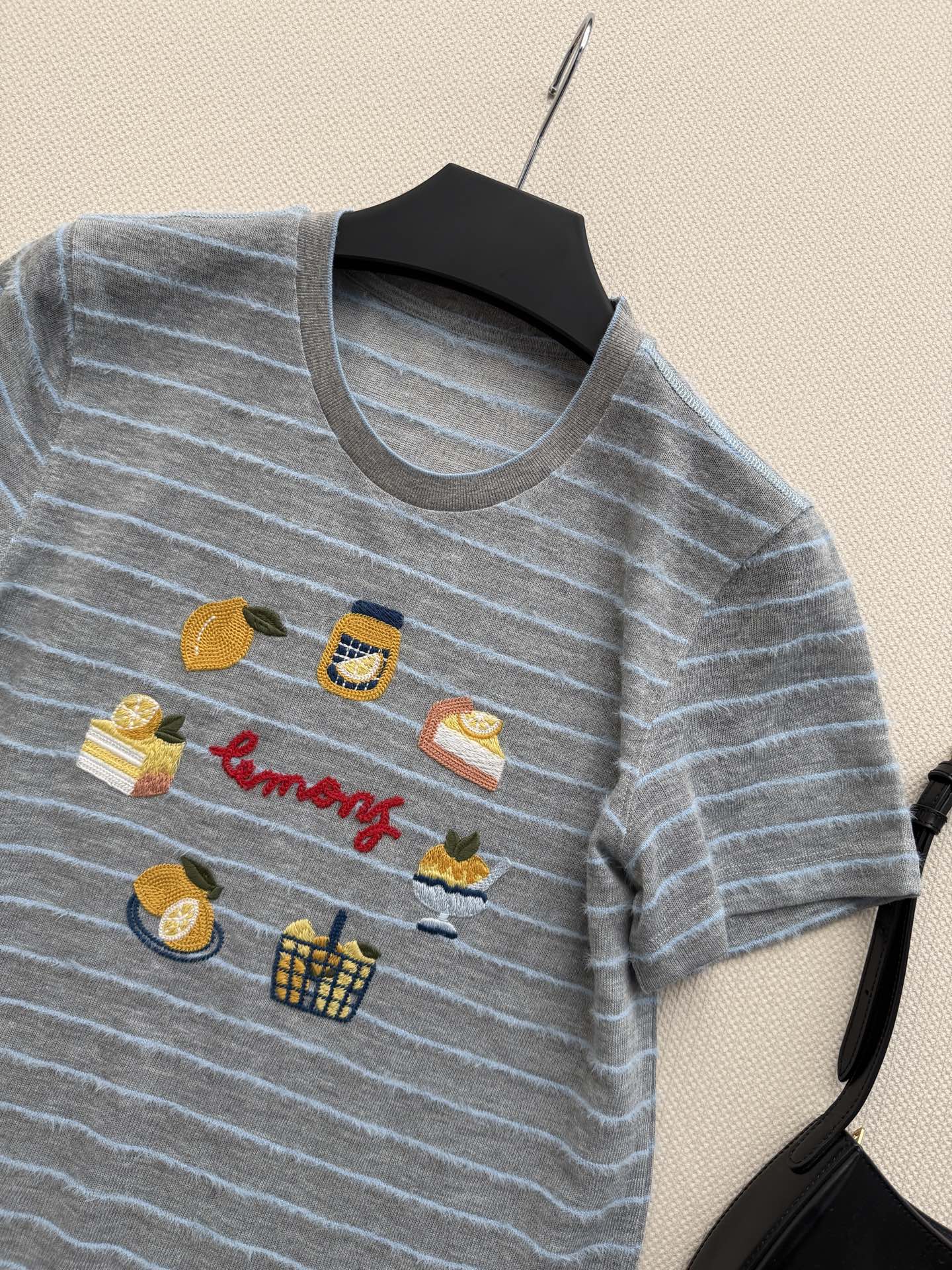 小众新款🆕条纹短袖T恤，ＳＭＬ.