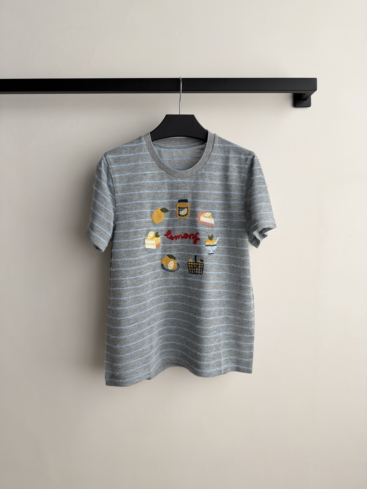 小众新款🆕条纹短袖T恤，ＳＭＬ.