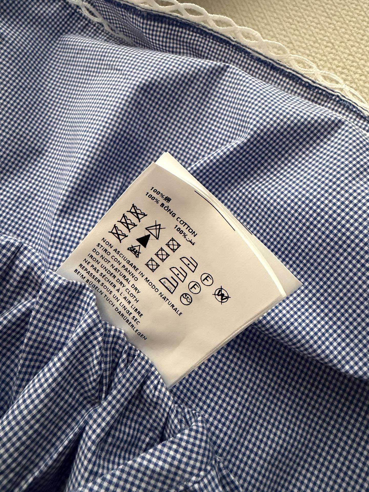 Miu Mi*🆕26新款小格子清新少女风套装 以浅蓝细格纹棉质混纺面料搭配白色蕾丝花边，侧部蝴蝶结系带设