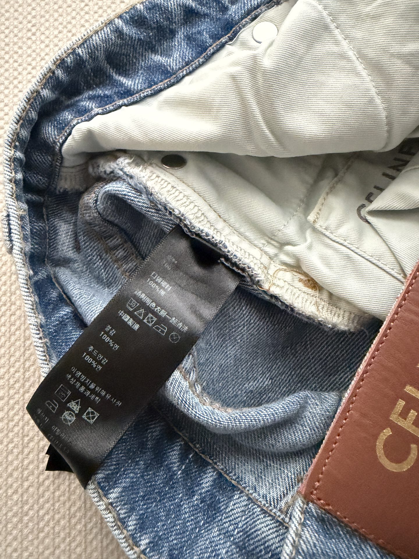 Celin* 🆕26春夏系列直筒牛仔裤 经典丹宁材质，复古水洗工艺，质感满分!宽松直筒版型，后袋简约实用