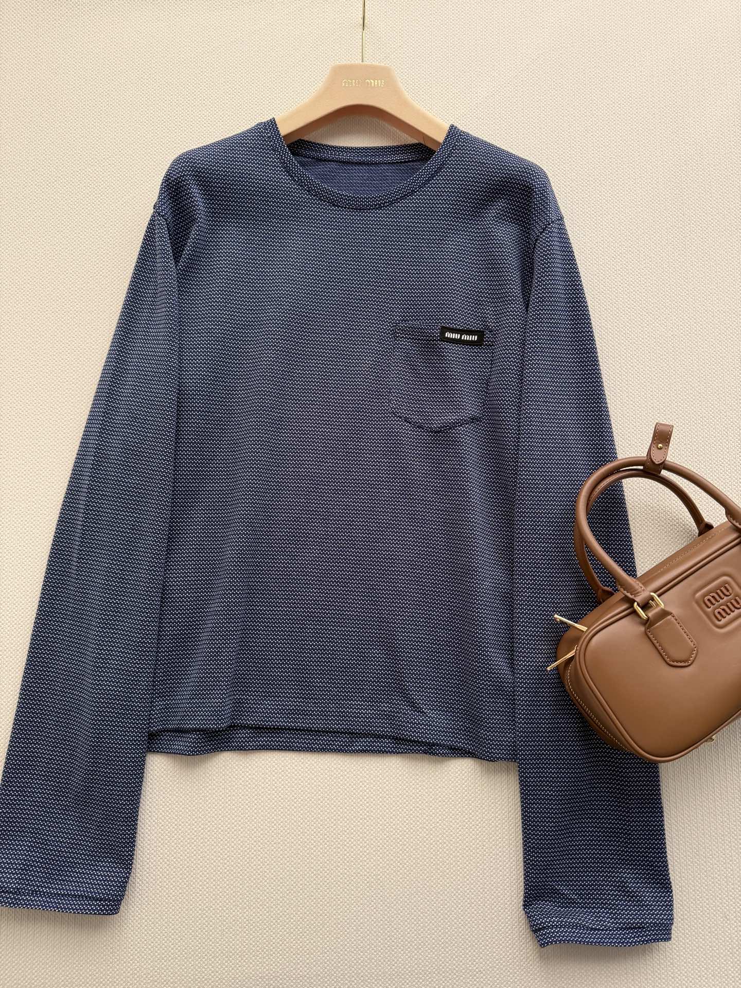 Miumi* 🆕26新款 定制提花纯棉面料 柔软舒适圆领落肩打底衫男女同款 和柜子同步更新 和首批vip