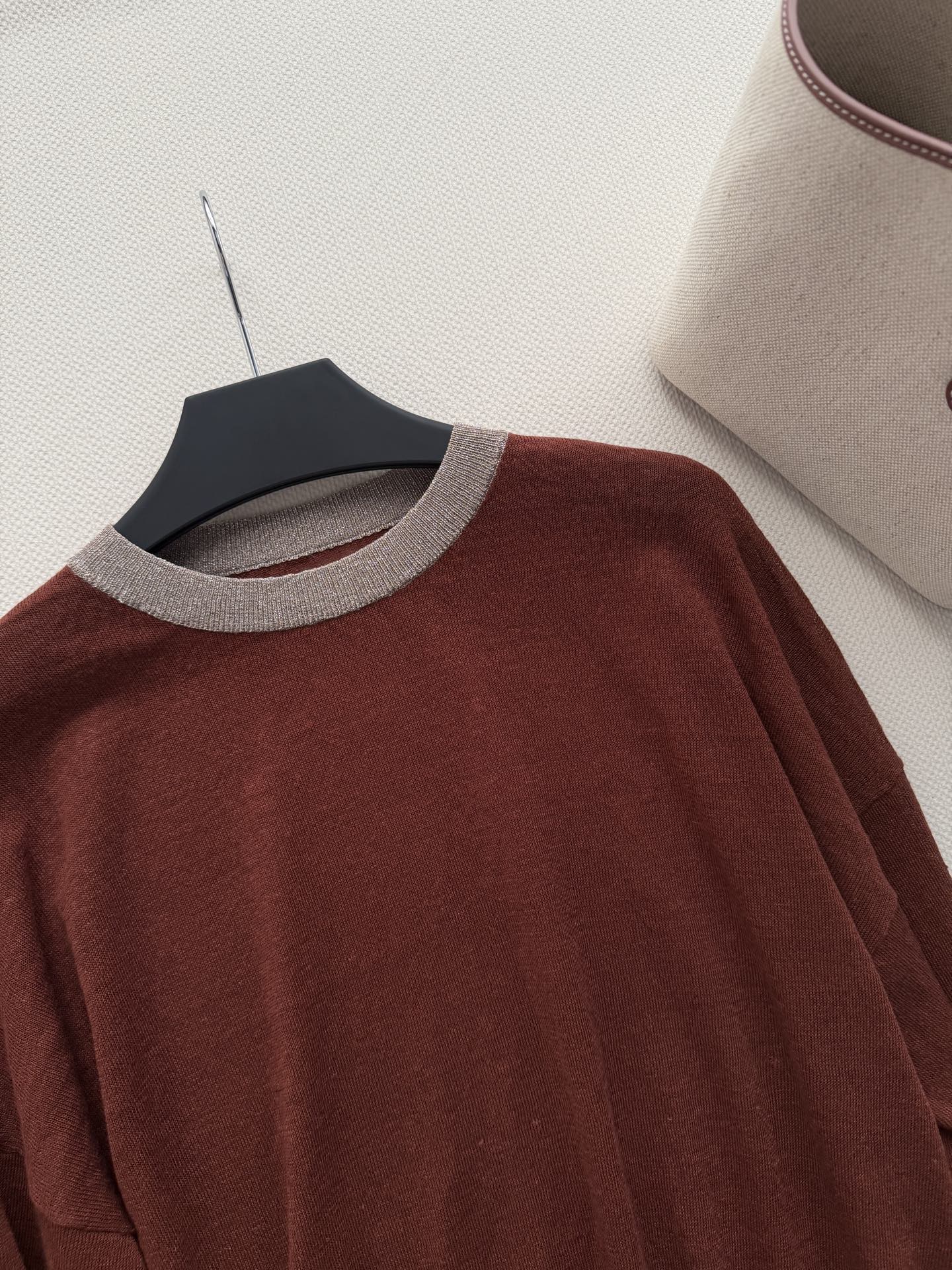 brunello cucinelli，BC🆕果壳棕配色，26支全羊毛，柔软亲肤，穿超舒服！圆领+浅色拼接