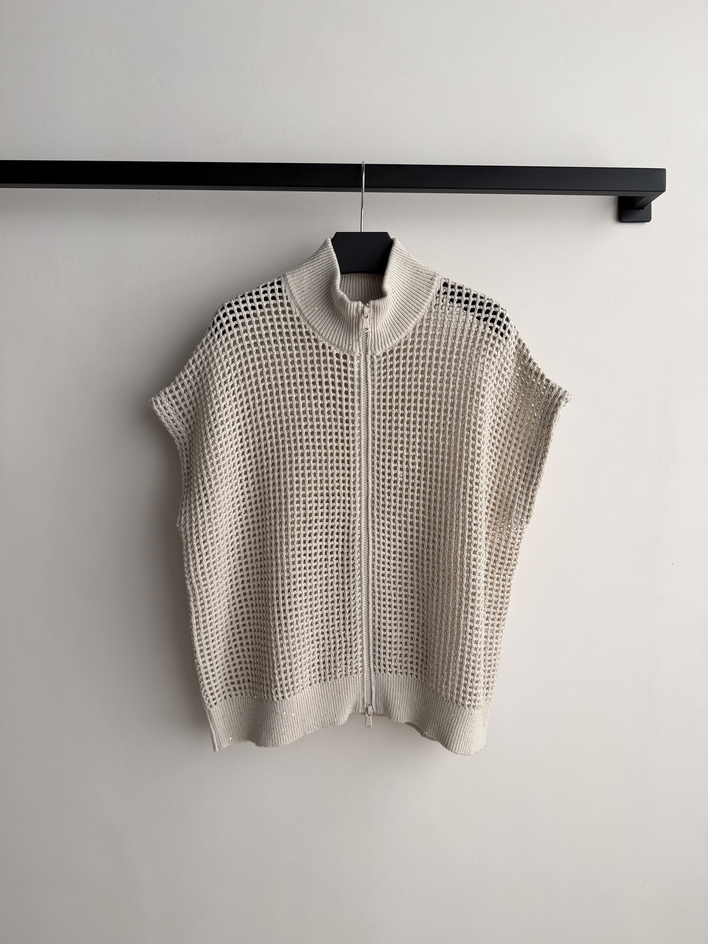 Brunello Cucinelli🆕bc春夏系列燕麦色网眼拉链针织衫，采用埃及长绒棉，5针工艺织造，质