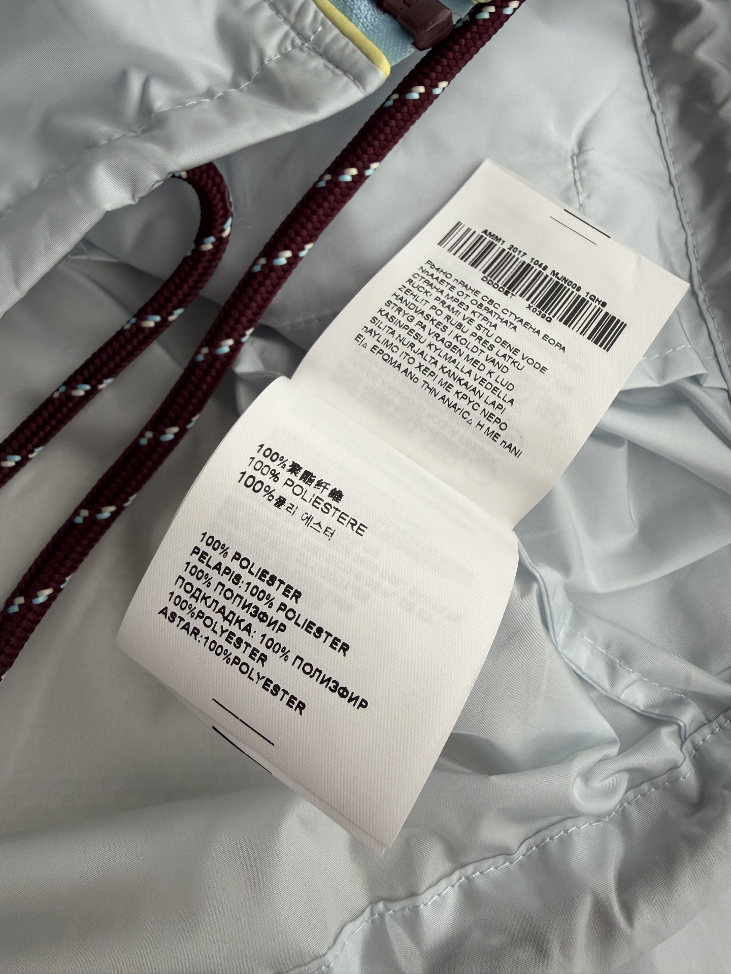 Prad*🆕新款防晒风衣，春夏系列蓝色连帽尼龙外套，采用轻薄再生尼龙，防风透气，春夏穿超舒服！短款剪裁显