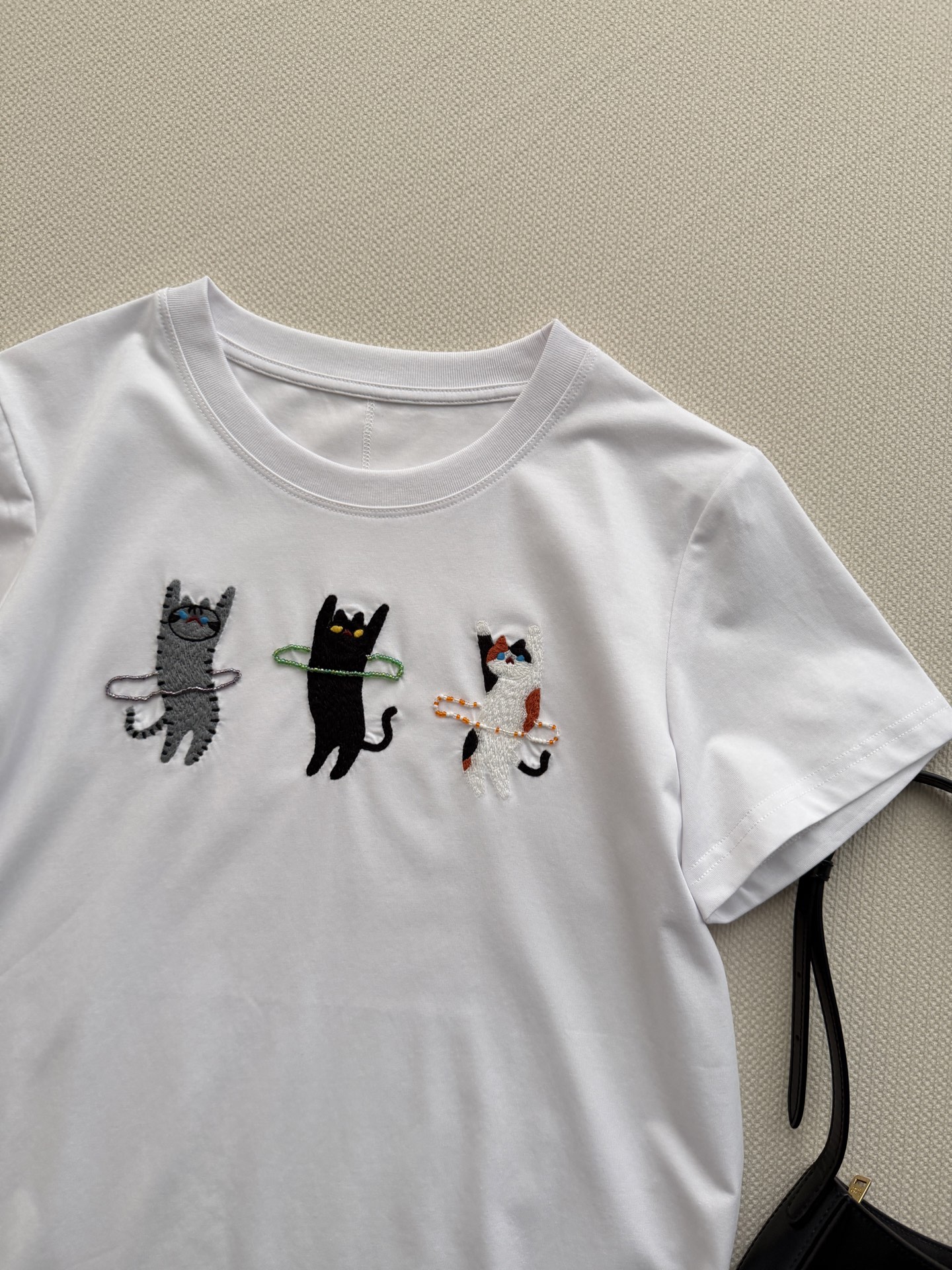 小众设计师品牌🆕超可爱的猫咪图案，玩呼啦圈的🐱ＳＭＬ.