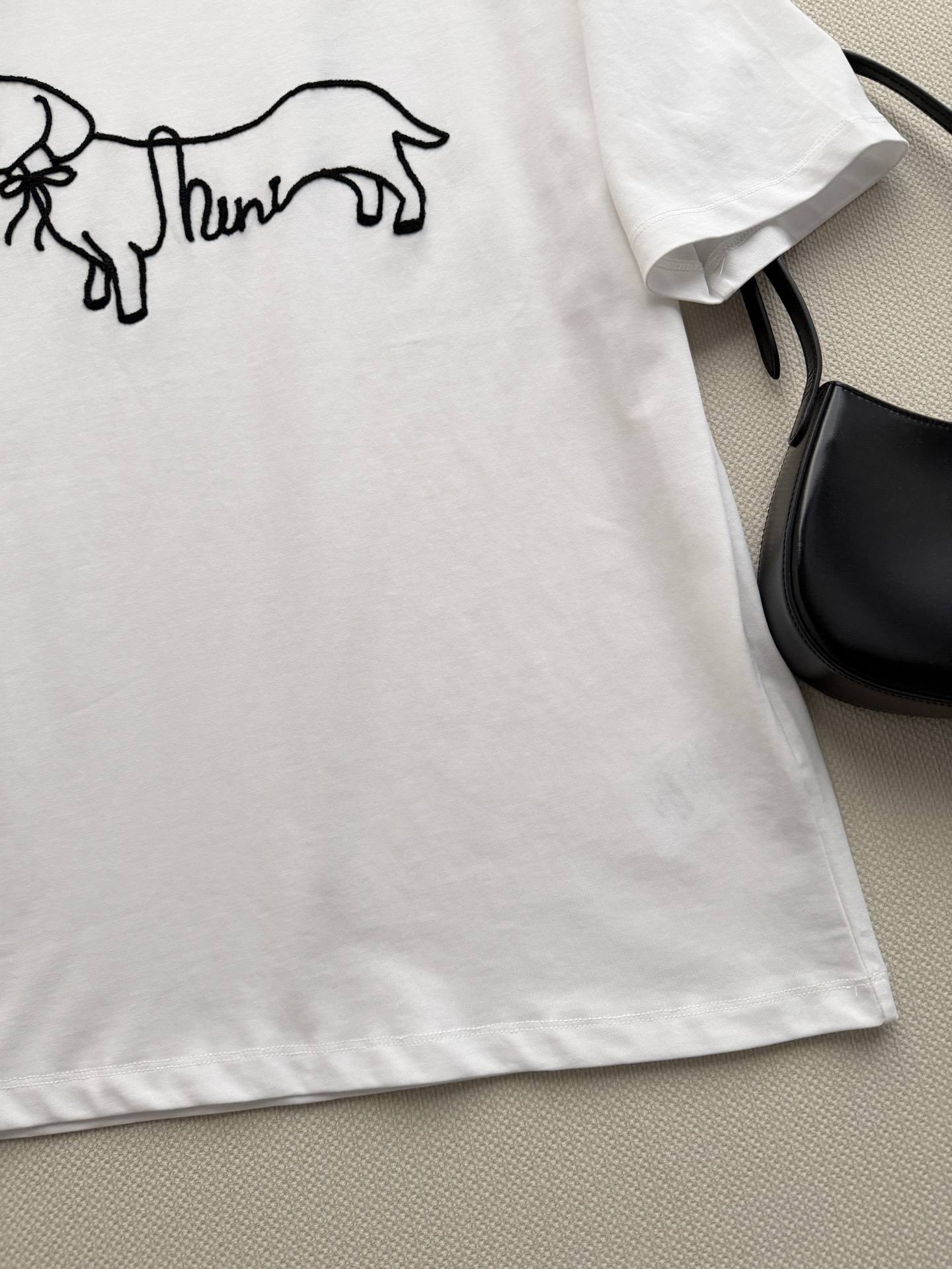 ThomBrown*🆕新款，腊肠狗短袖T恤，立体钩花设计ＳＭＬ.