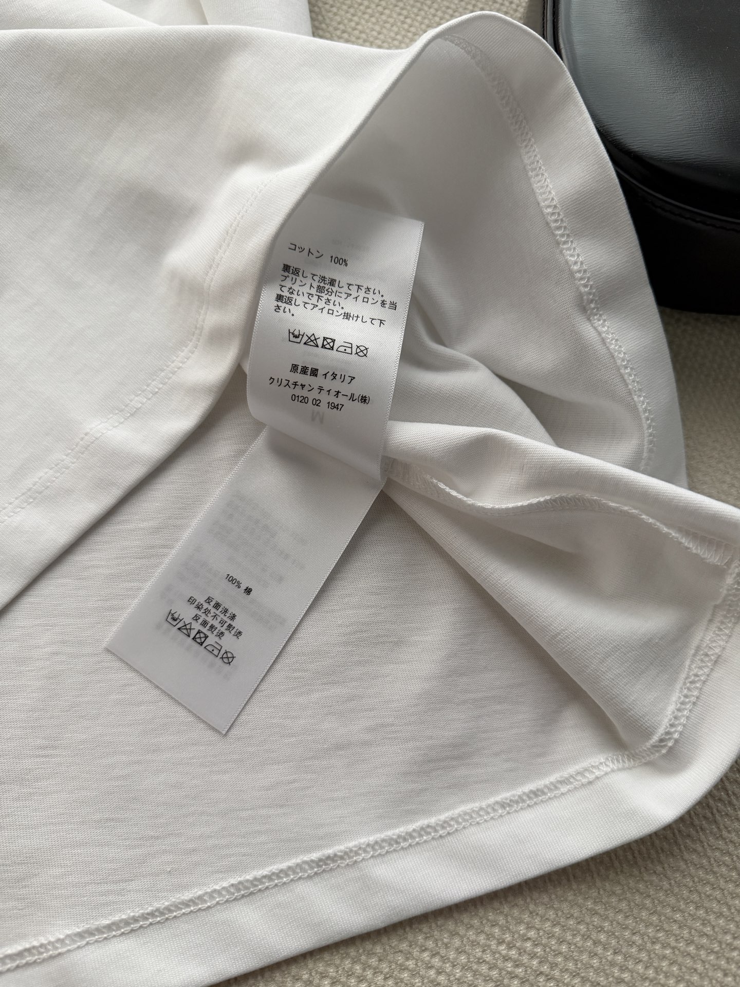 ThomBrown*🆕新款，腊肠狗短袖T恤，立体钩花设计ＳＭＬ.