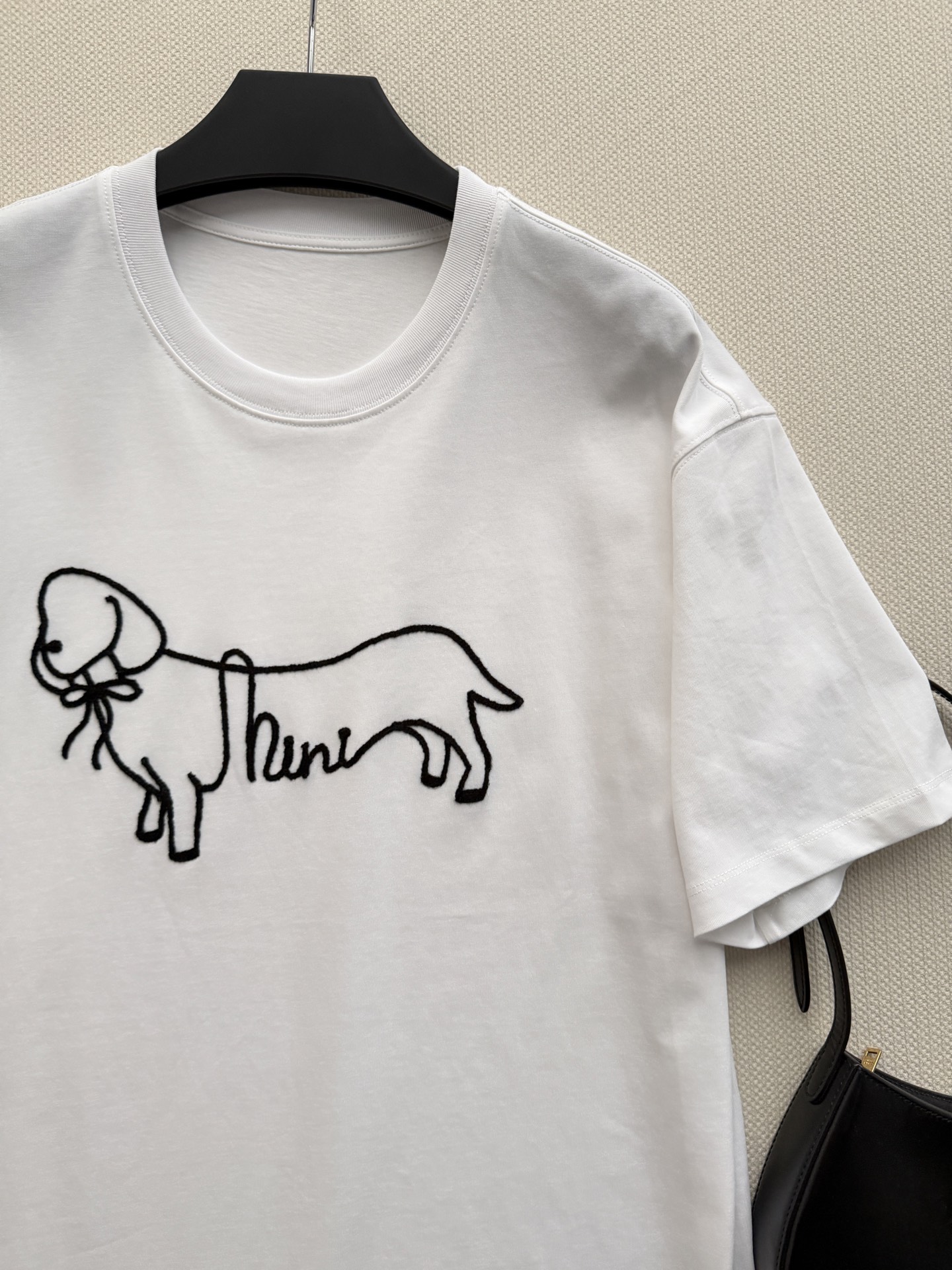 ThomBrown*🆕新款，腊肠狗短袖T恤，立体钩花设计ＳＭＬ.