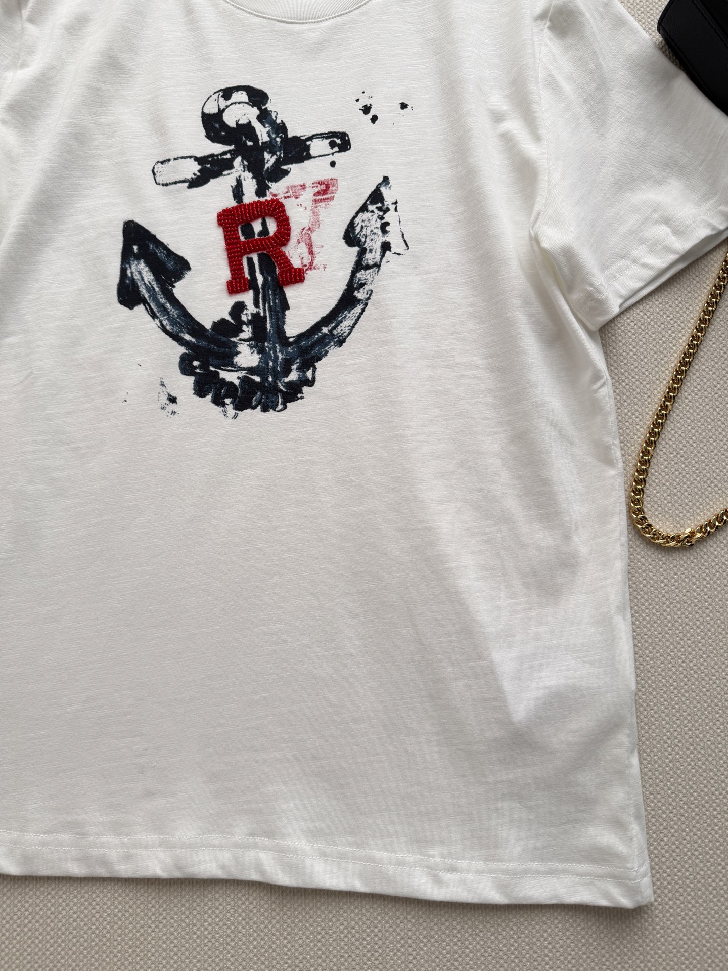 拉夫劳伦复古航海T：品牌新款，藏在单品里的航海梦，是复古玩家的浪漫。水墨质感的船锚印花，做旧质感自带复古