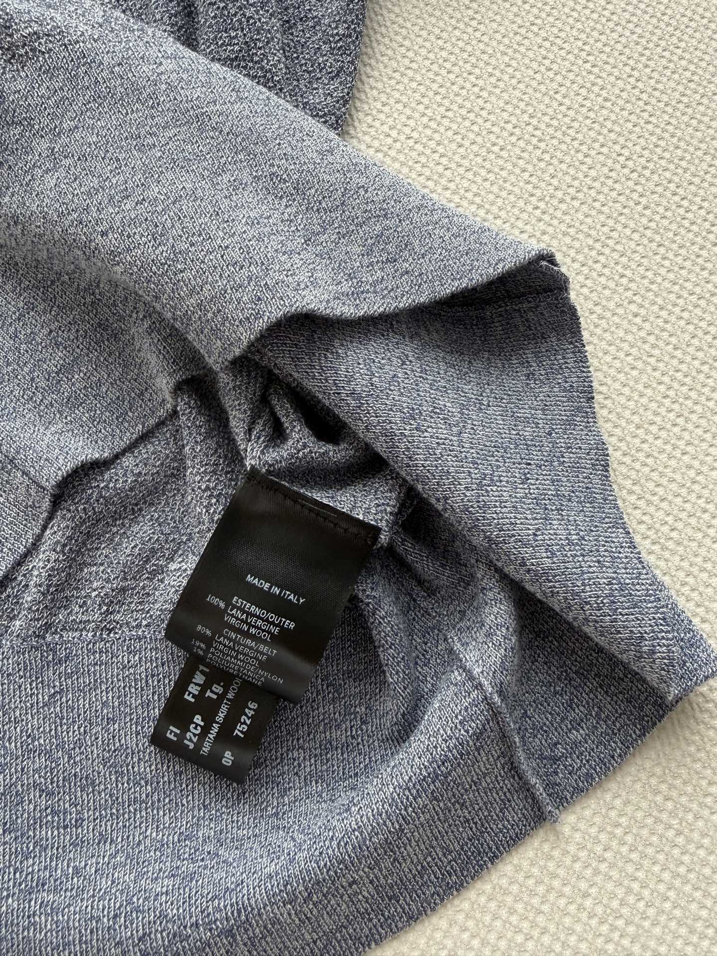 LoroPiana🆕26新品采用原版一比一订纺纱线，72支精纺高支，超细的高档羊毛纱线，属于是非常特殊的