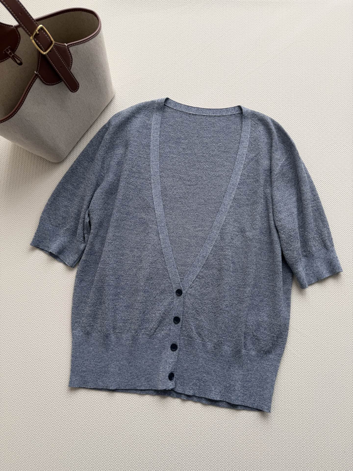 LoroPiana🆕26新品采用原版一比一订纺纱线，72支精纺高支，超细的高档羊毛纱线，属于是非常特殊的