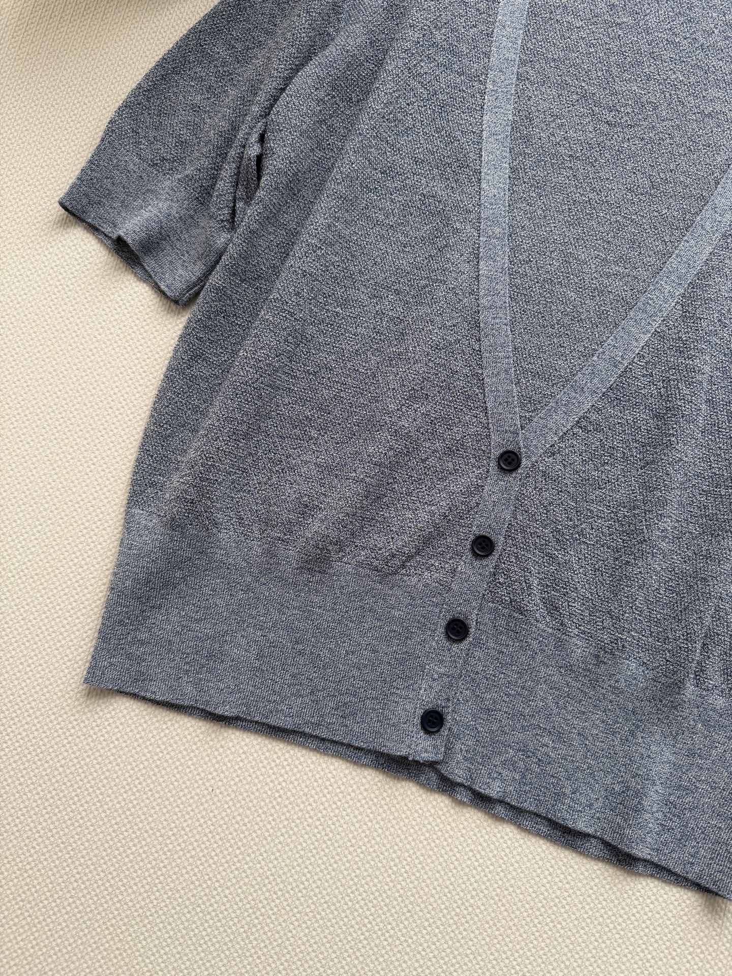 LoroPiana🆕26新品采用原版一比一订纺纱线，72支精纺高支，超细的高档羊毛纱线，属于是非常特殊的