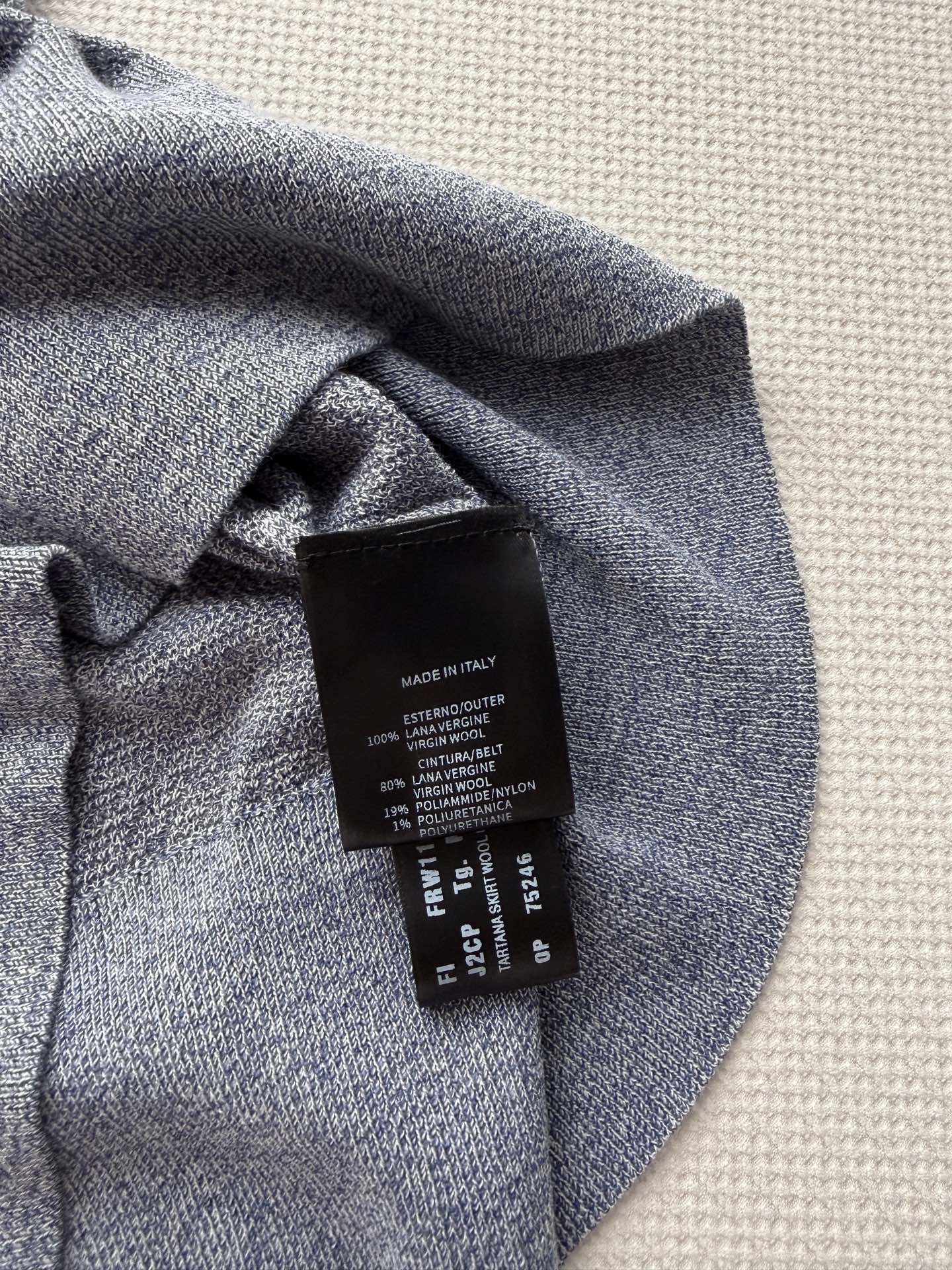 LoroPiana🆕26新品采用原版一比一订纺纱线，72支精纺高支，超细的高档羊毛纱线，属于是非常特殊的