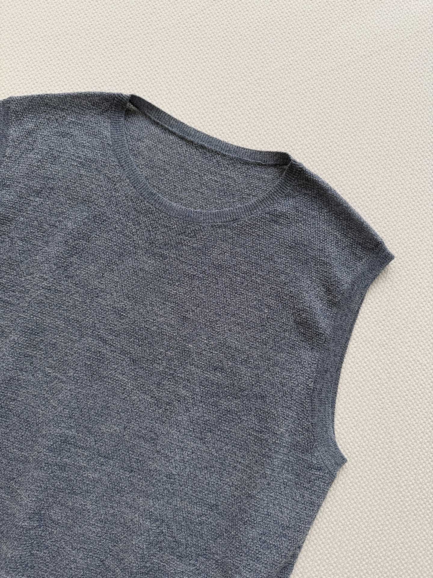 LoroPiana🆕26新品采用原版一比一订纺纱线，72支精纺高支，超细的高档羊毛纱线，属于是非常特殊的