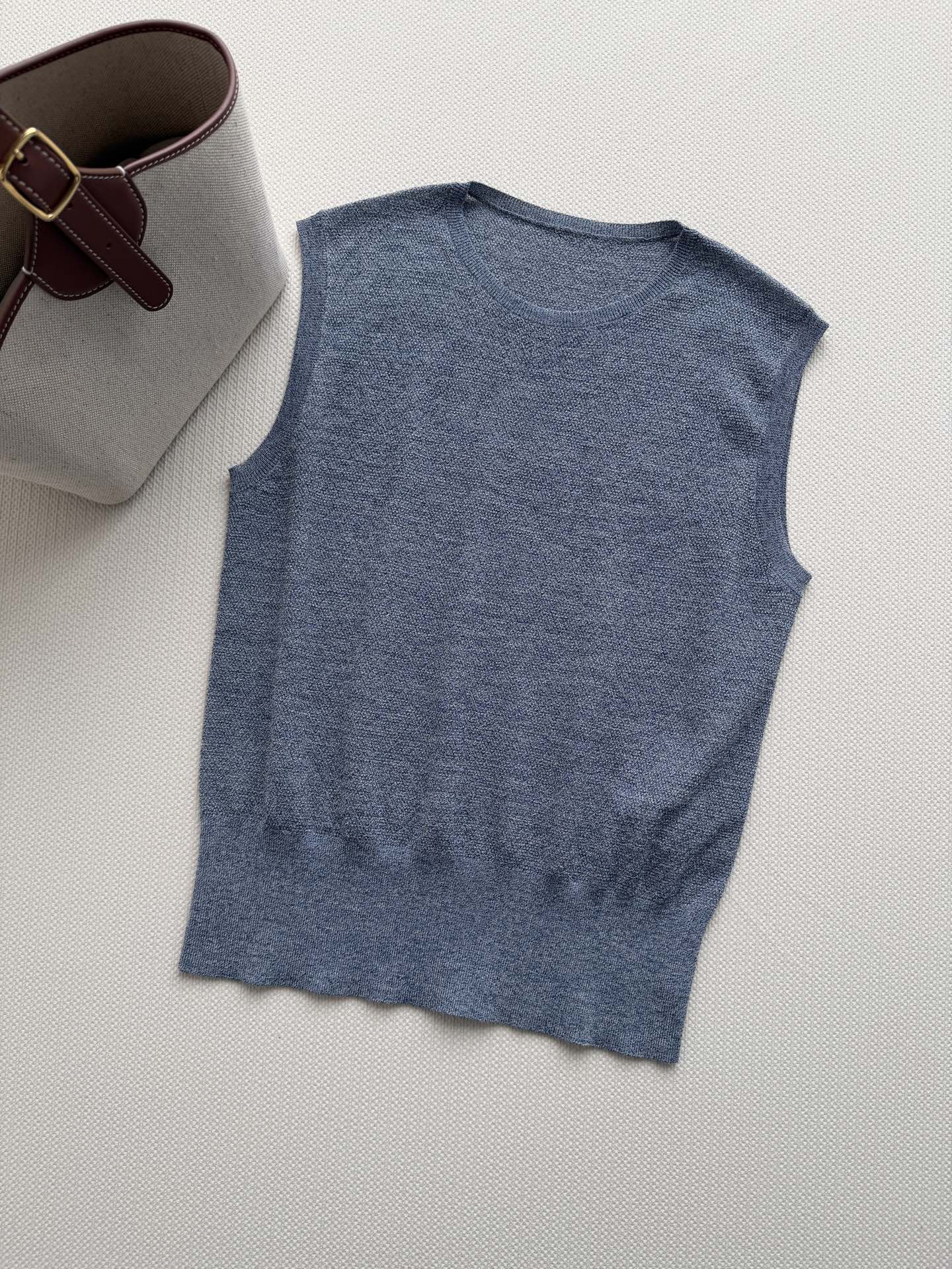 LoroPiana🆕26新品采用原版一比一订纺纱线，72支精纺高支，超细的高档羊毛纱线，属于是非常特殊的