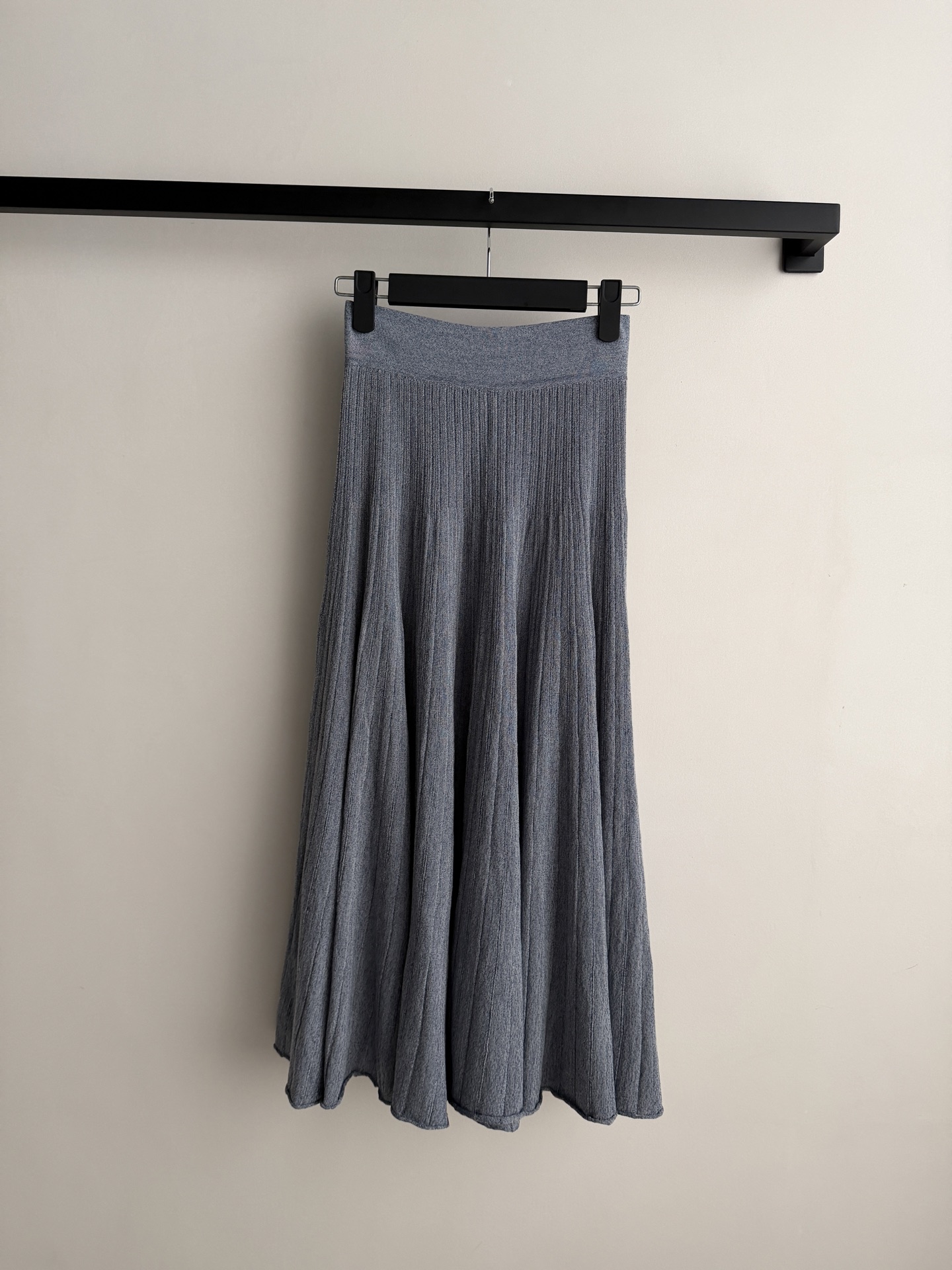 LoroPiana🆕26新品采用原版一比一订纺纱线，72支精纺高支，超细的高档羊毛纱线，属于是非常特殊的