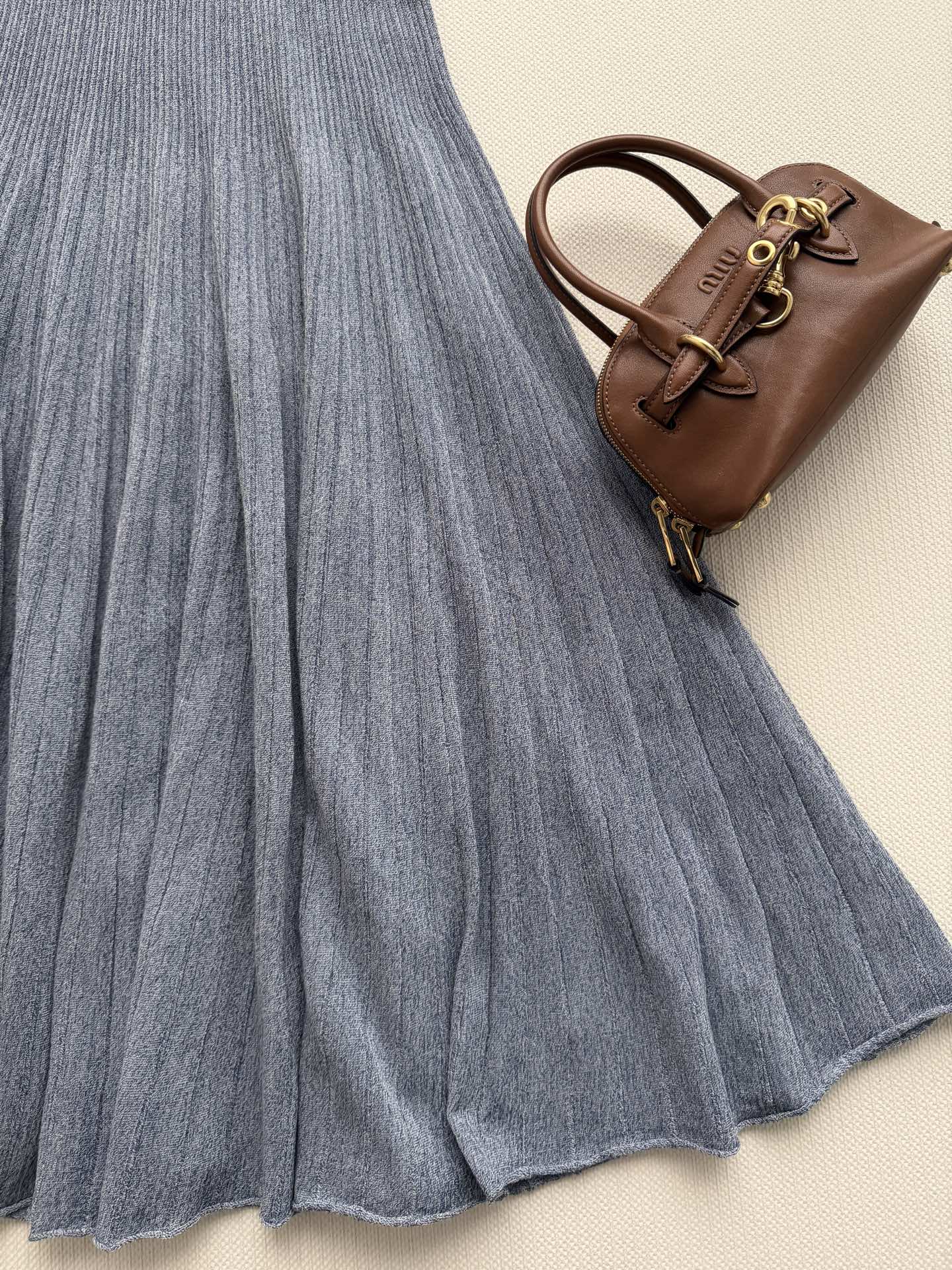 LoroPiana🆕26新品采用原版一比一订纺纱线，72支精纺高支，超细的高档羊毛纱线，属于是非常特殊的