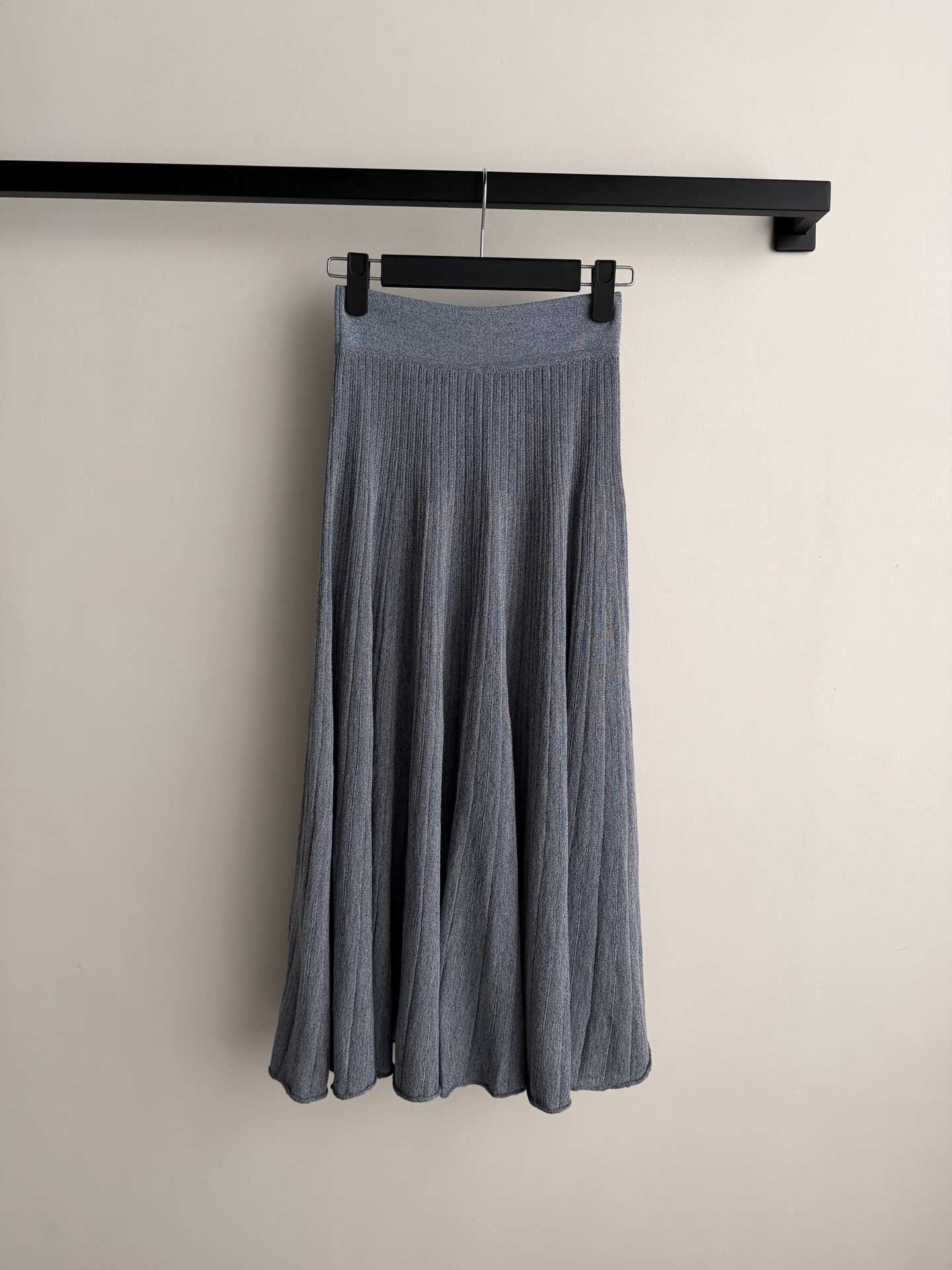 LoroPiana🆕26新品采用原版一比一订纺纱线，72支精纺高支，超细的高档羊毛纱线，属于是非常特殊的