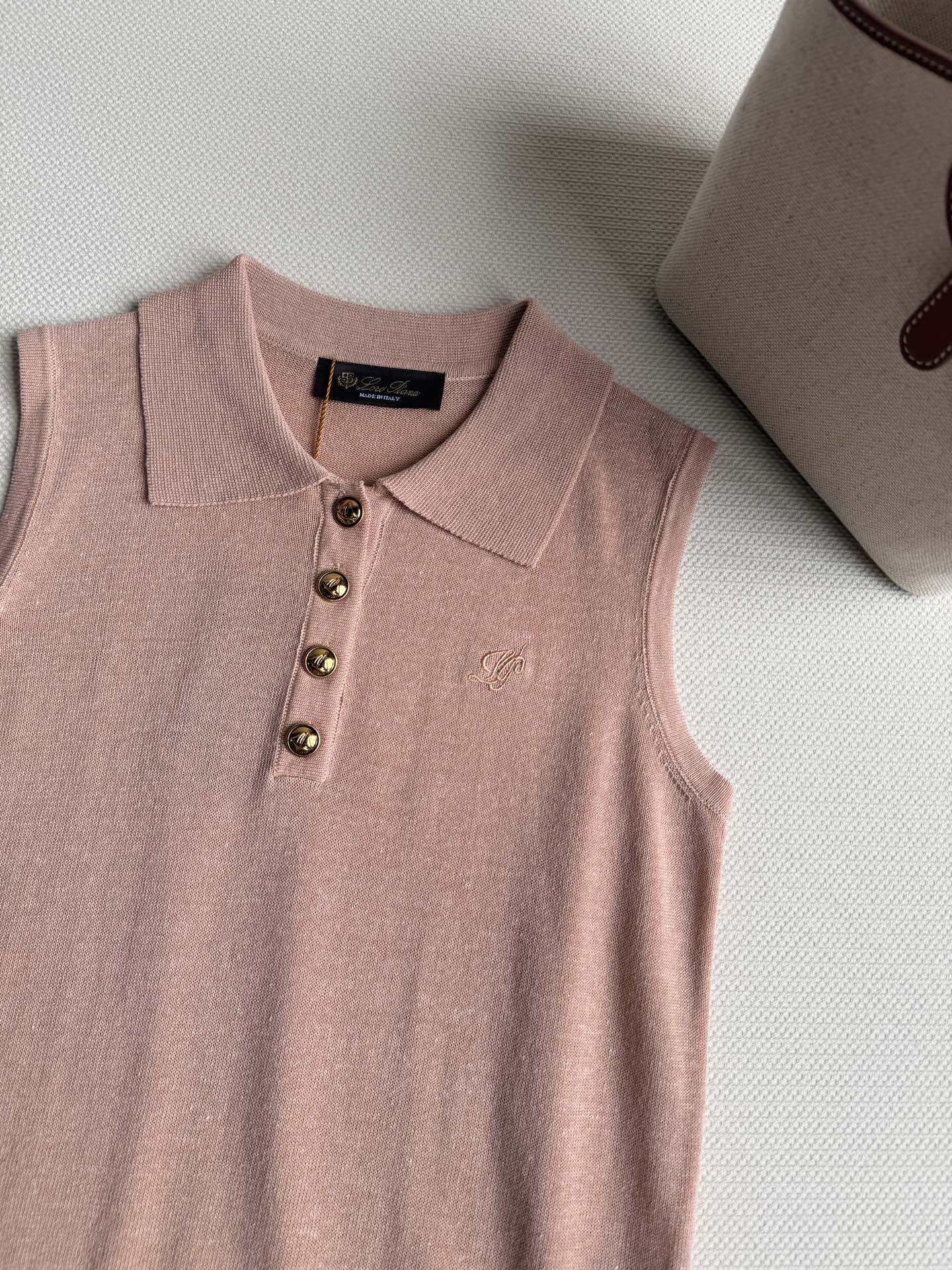 LoroPiana🆕新款，针织背心2⃣️色ＳＭＬ.