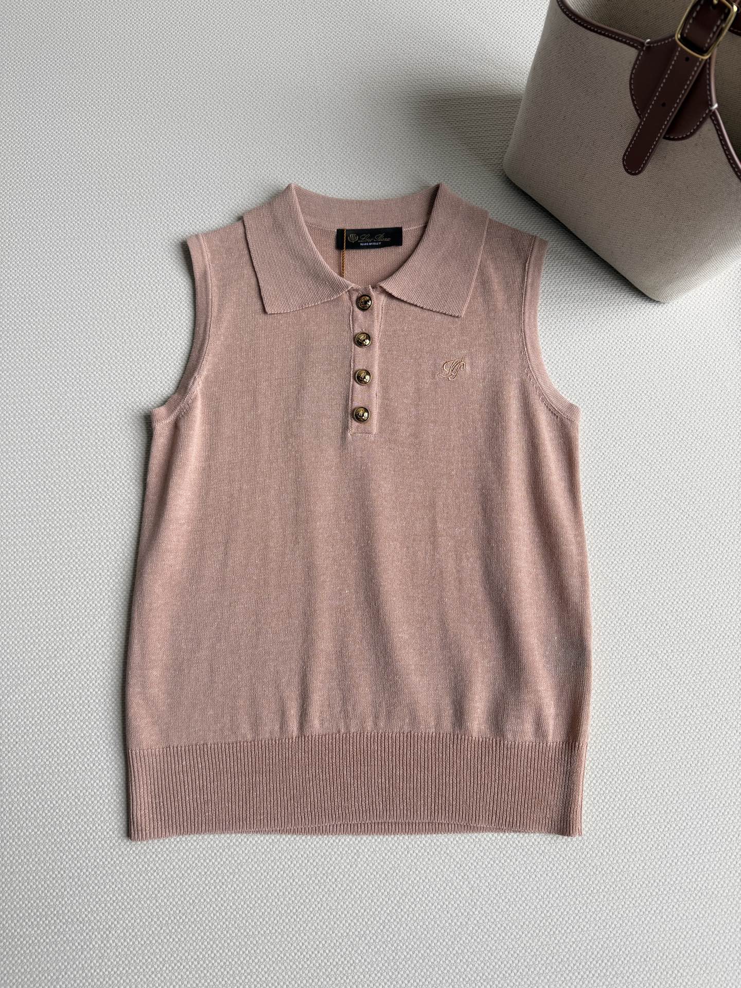 LoroPiana🆕新款，针织背心2⃣️色ＳＭＬ.