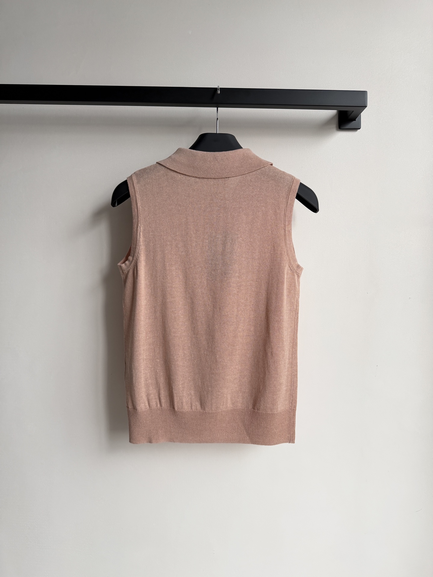 LoroPiana🆕新款，针织背心2⃣️色ＳＭＬ.