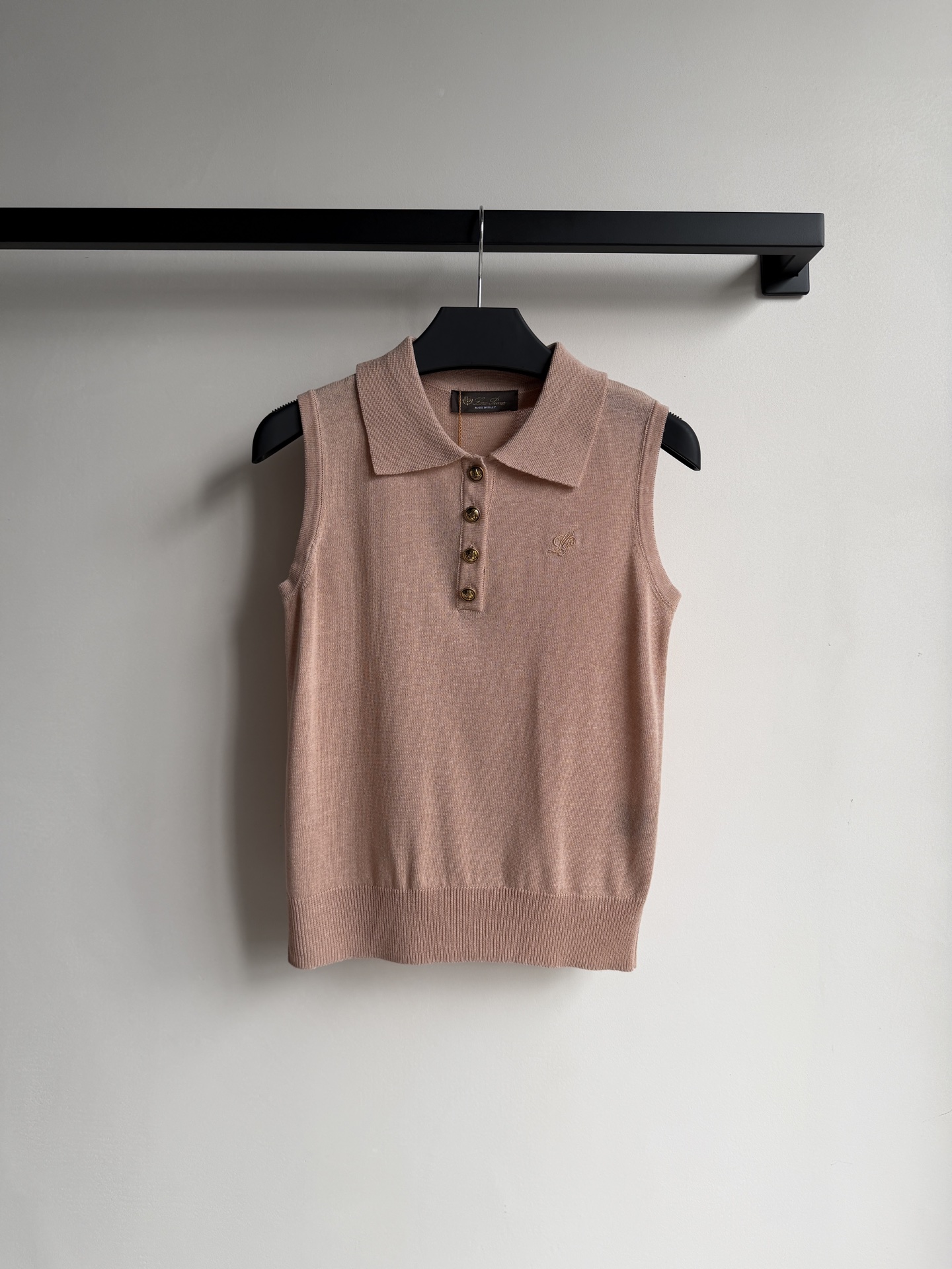 LoroPiana🆕新款，针织背心2⃣️色ＳＭＬ.