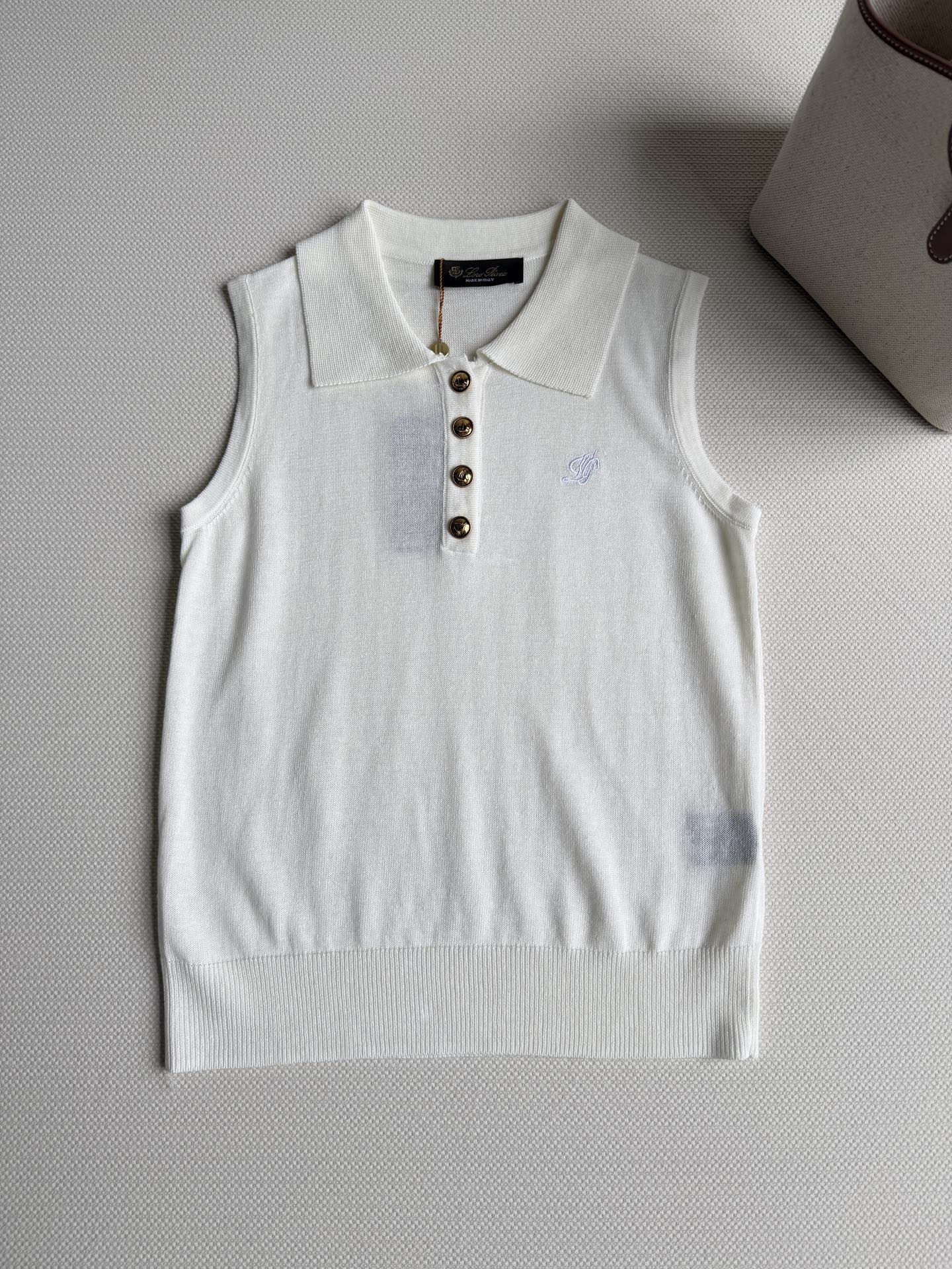 LoroPiana🆕新款，针织背心2⃣️色ＳＭＬ.