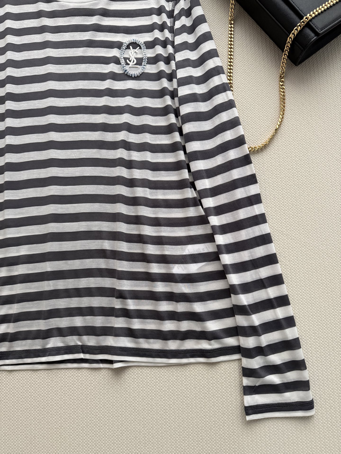 SaintLauren*🆕新款，夏日空调房必备，天丝面料，清爽舒适2⃣️色ＳＭＬ.