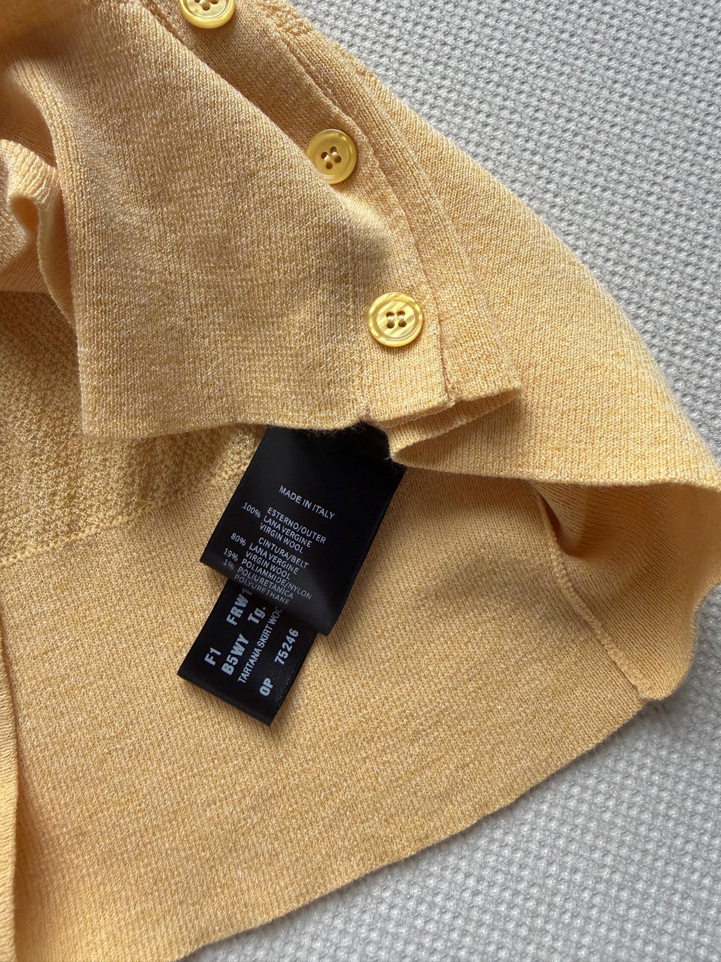 LoroPiana🆕26新品采用原版一比一订纺纱线，72支精纺高支，超细的高档羊毛纱线，属于是非常特殊的