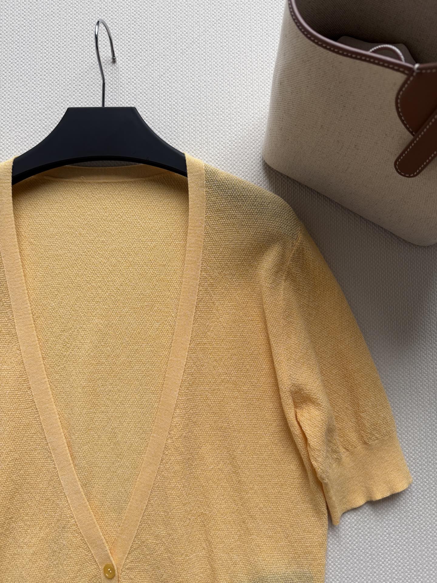 LoroPiana🆕26新品采用原版一比一订纺纱线，72支精纺高支，超细的高档羊毛纱线，属于是非常特殊的