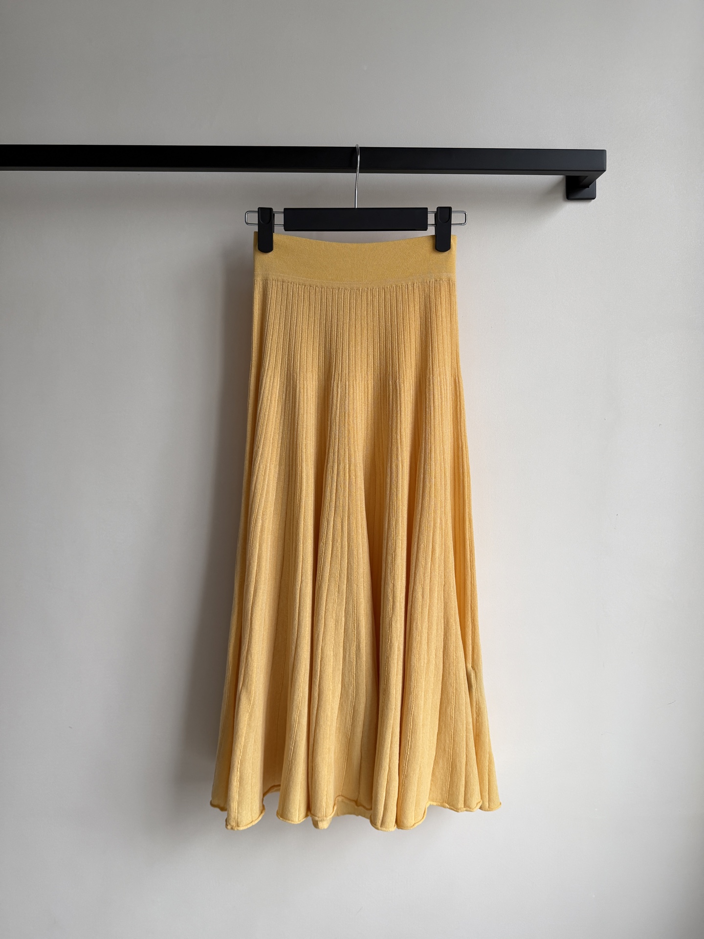 LoroPiana🆕26新品采用原版一比一订纺纱线，72支精纺高支，超细的高档羊毛纱线，属于是非常特殊的