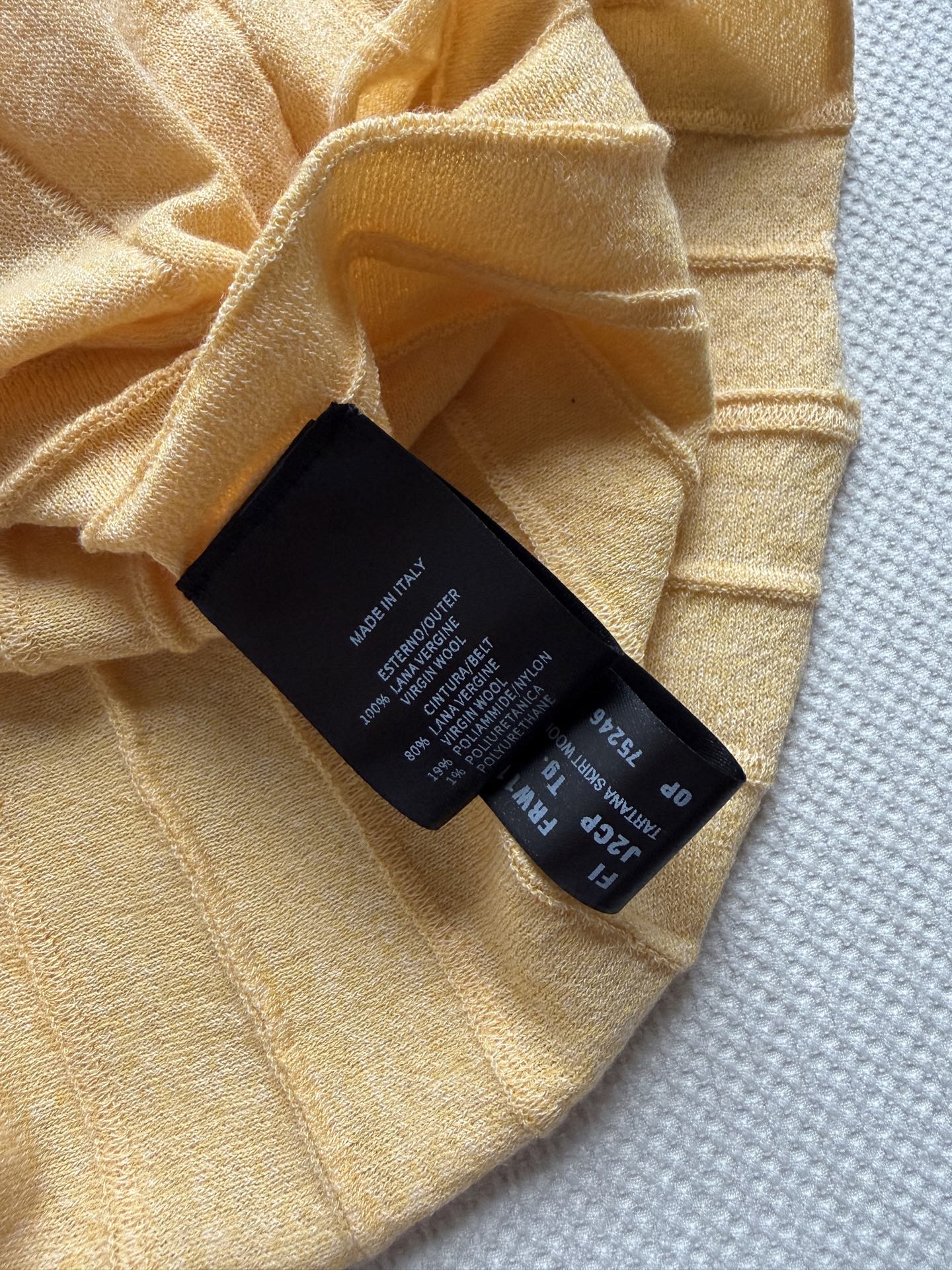 LoroPiana🆕26新品采用原版一比一订纺纱线，72支精纺高支，超细的高档羊毛纱线，属于是非常特殊的