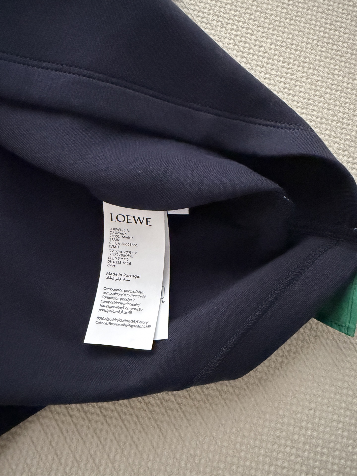 Loew*🆕藏青短袖T恤采用棉+锦纶混纺，柔软有筋骨，夏天穿超舒服！袖口撞色织带设计，蓝绿白条纹超有层次