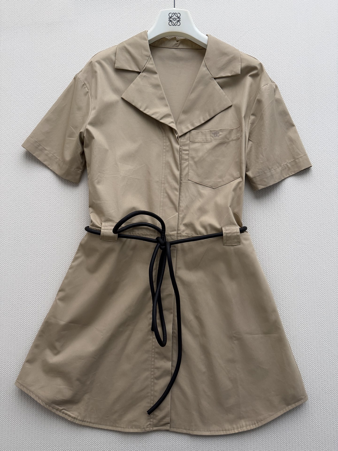 CELIN*🆕26SS新品🧃沉迷于风衣裙的季节🍂夏天踱步而至~用这件氛围感连衣裙开启热情夏日❤️将风衣的
