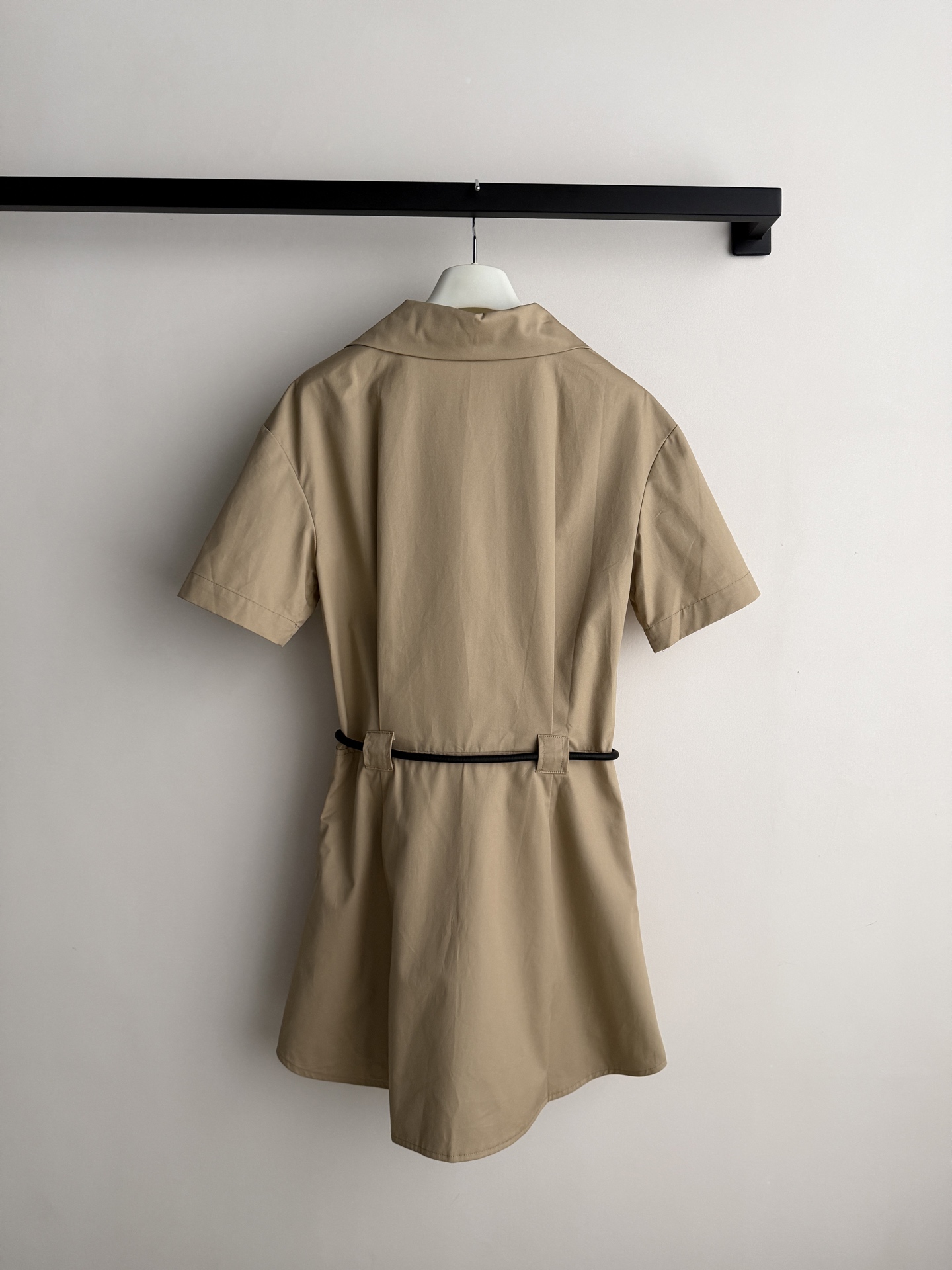 CELIN*🆕26SS新品🧃沉迷于风衣裙的季节🍂夏天踱步而至~用这件氛围感连衣裙开启热情夏日❤️将风衣的