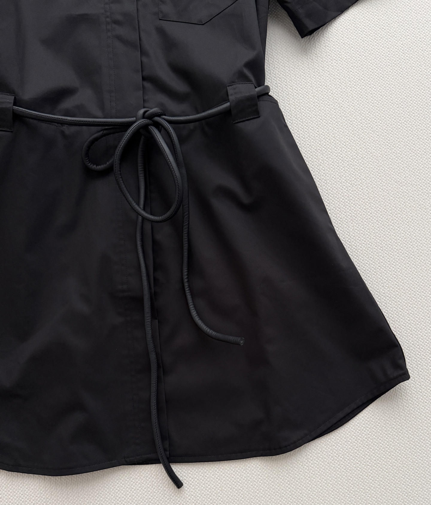 CELIN*🆕26SS新品🧃沉迷于风衣裙的季节🍂夏天踱步而至~用这件氛围感连衣裙开启热情夏日❤️将风衣的