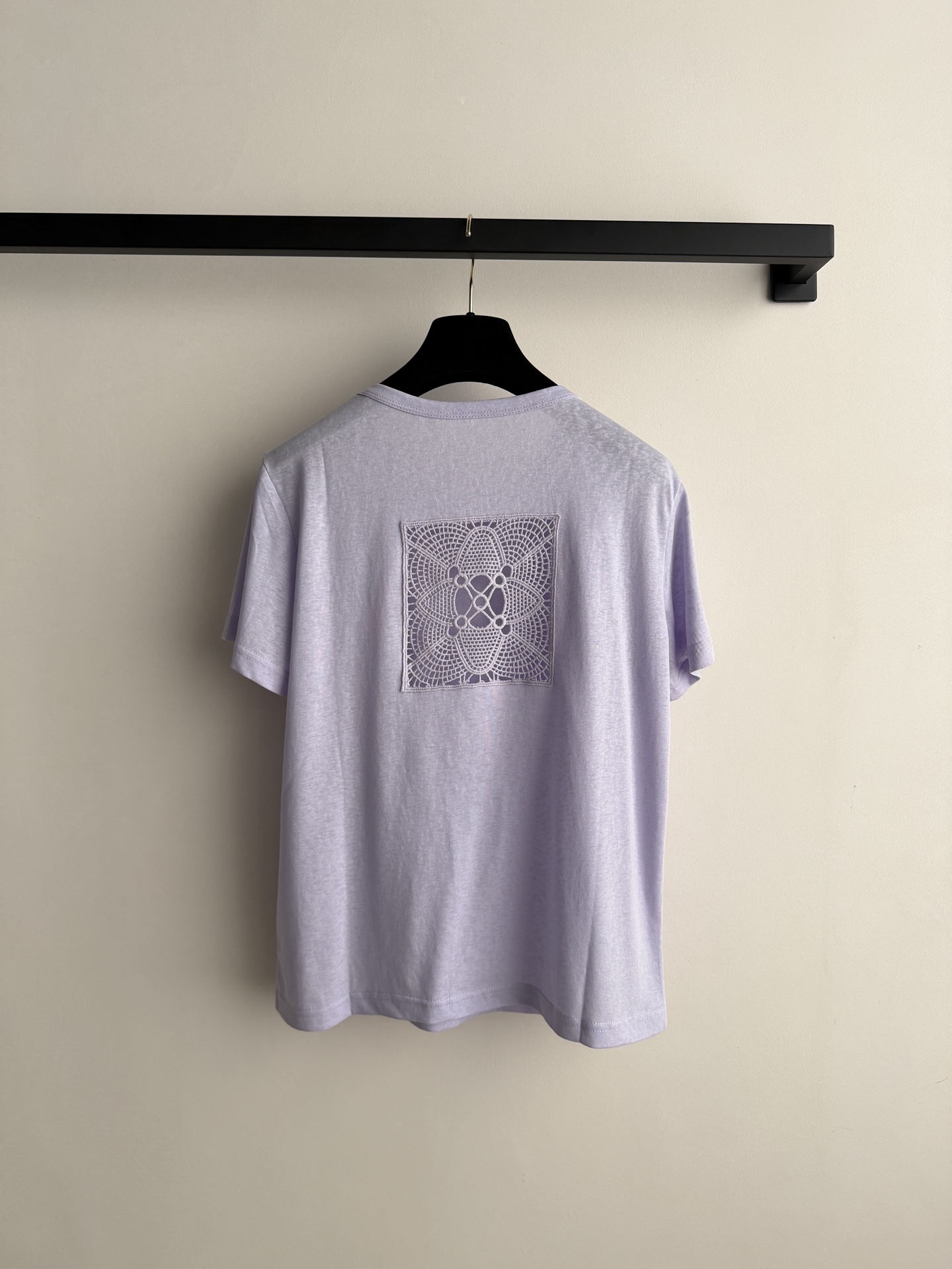 Chane*🆕新款，天丝棉夏日必备神器，清透凉爽面料，后背镂空蕾丝提花ＳＭＬ.