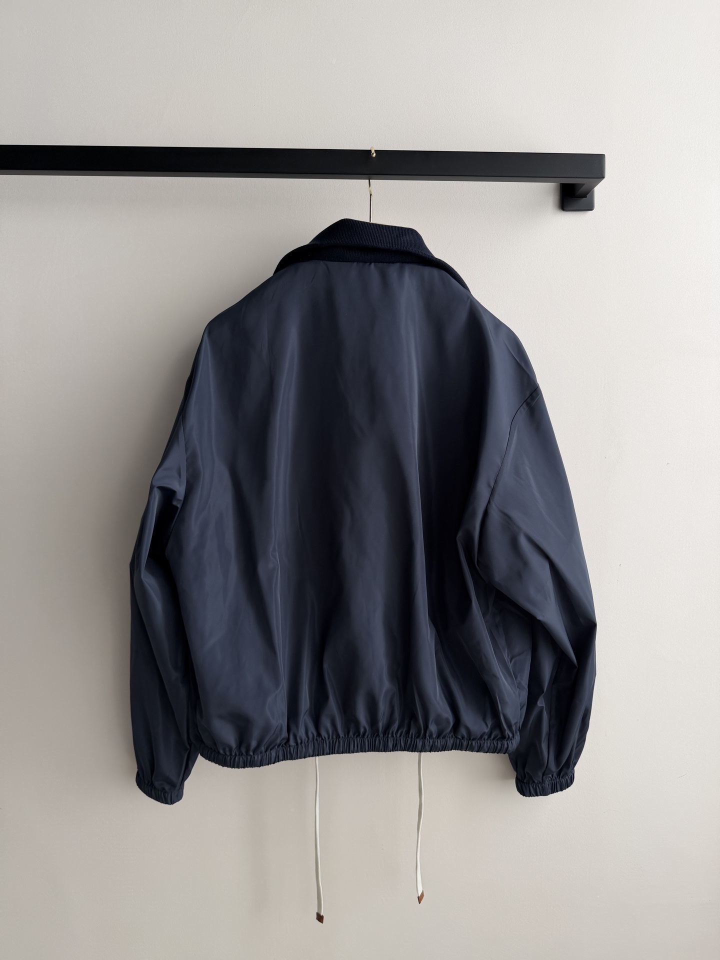 miumi*🆕26春夏新品 将学院风与运动风完美融合，标志性刺绣logo，自带品牌辨识度，甜酷感拉满 高