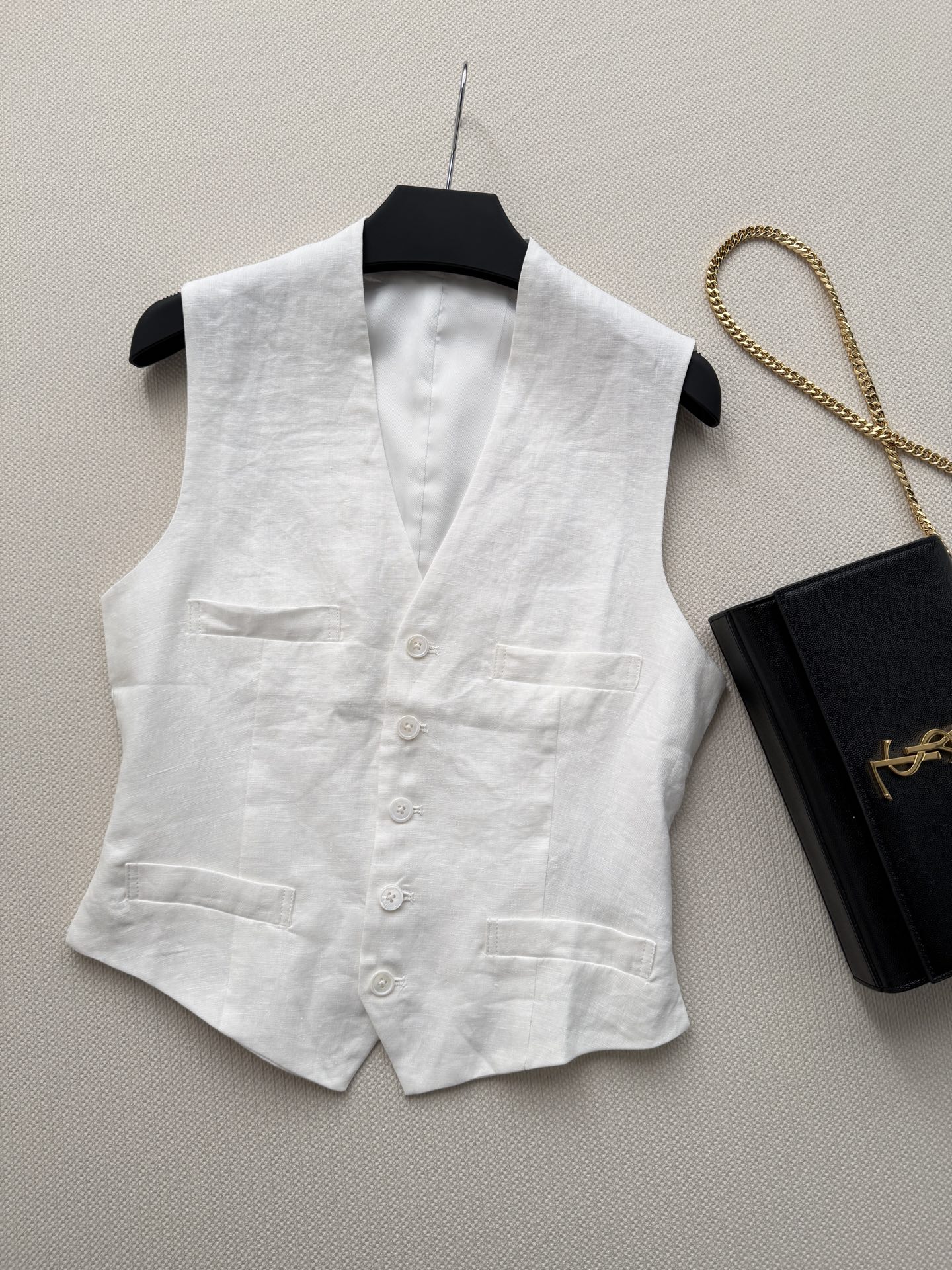 Ralp🌹h Laure*🆕26ss新款马甲🤍选用高品质亚麻面料 轻薄透气 V领纽扣式门襟，珠母贝纽扣配