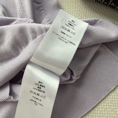 𝐃𝐢𝐨*🆕26new🪄香芋紫字母刺绣圆领针织短袖💜💜💜整体以精致的香芋紫色勾勒温柔底色,黑色字母刺绣搭配 𝐃𝐢𝐨*🆕26new🪄香芋紫字母刺绣圆领针织短袖💜💜💜整体以精致的香芋紫色勾勒温柔底色,黑色字母刺绣搭配