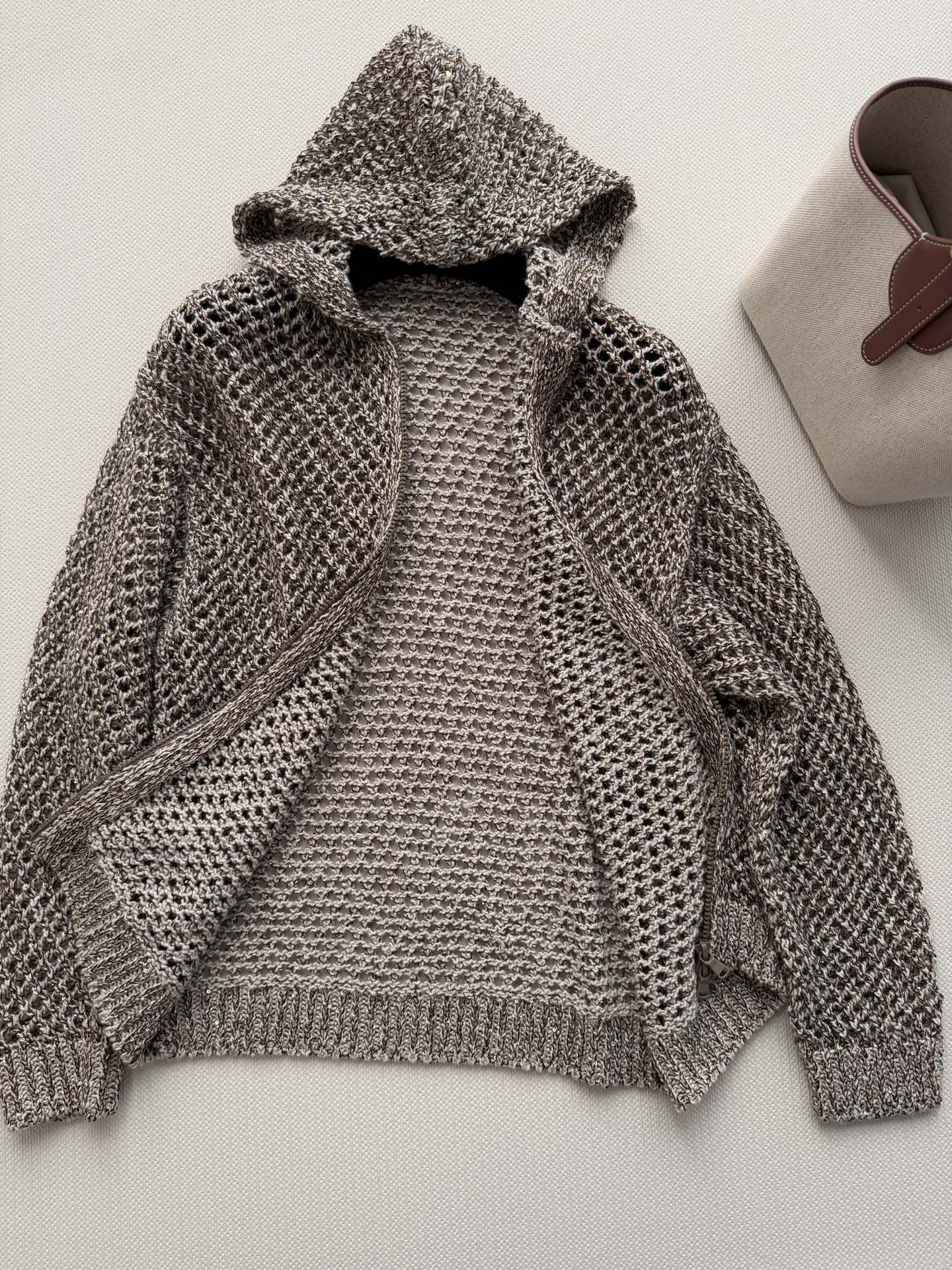 Brunello Cucinelli 26早春系列镂空亮片连帽开衫，混色纱线+高密度亮片，低调闪耀超有质