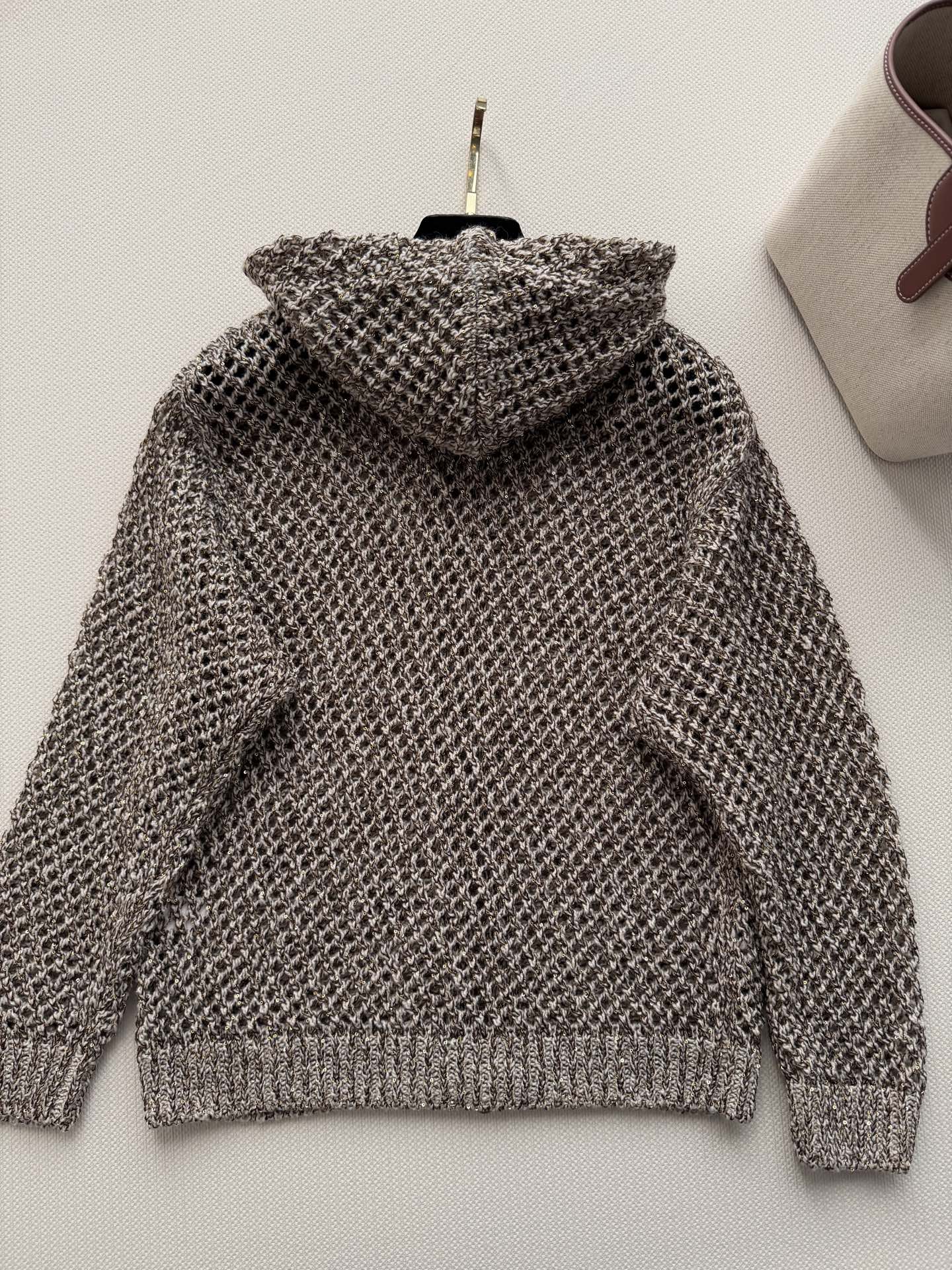 Brunello Cucinelli 26早春系列镂空亮片连帽开衫，混色纱线+高密度亮片，低调闪耀超有质
