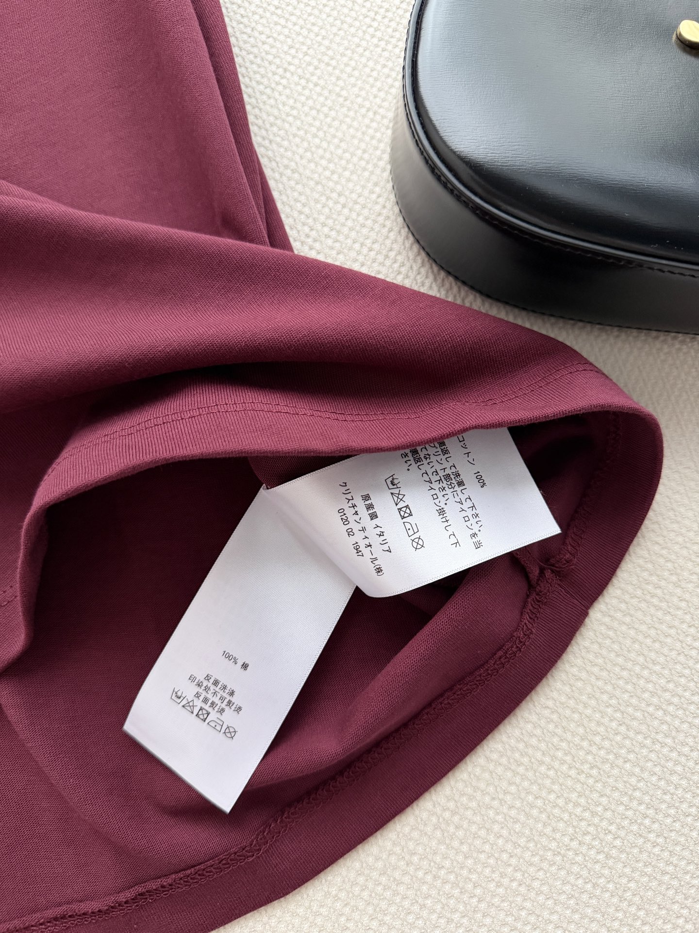 Balenciag*🆕熊猫T：可以摸到毛绒感的熊猫刺绣，整个图案采用毛线刺绣，摸上去软乎乎像真实熊猫毛，