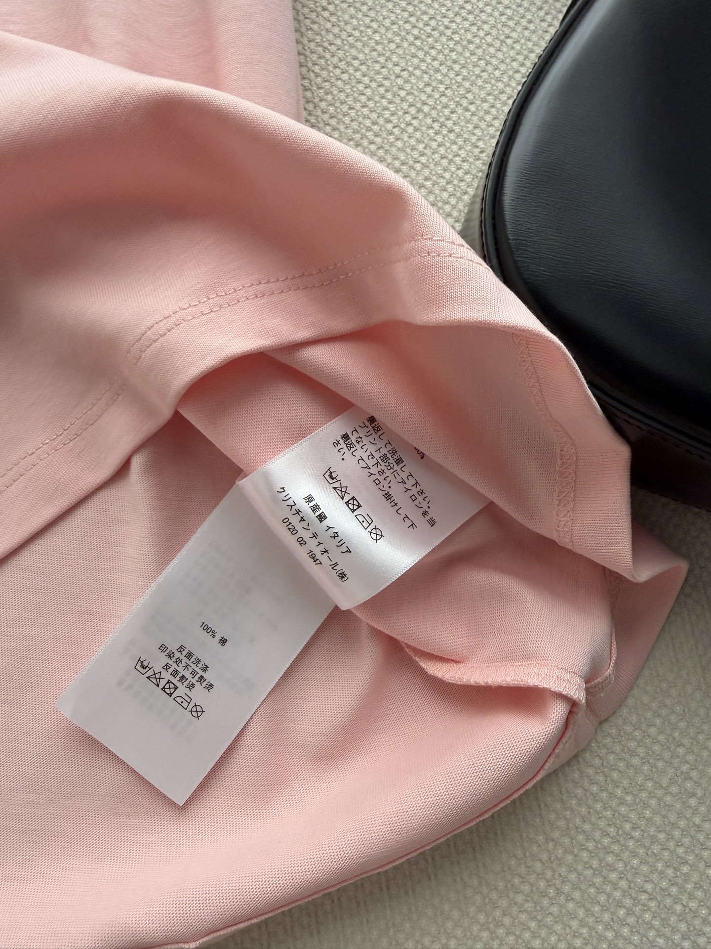 Balenciag*🆕熊猫T：可以摸到毛绒感的熊猫刺绣，整个图案采用毛线刺绣，摸上去软乎乎像真实熊猫毛，